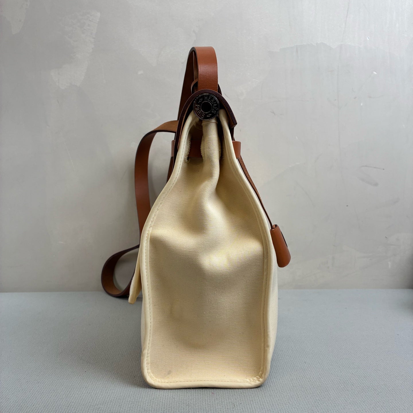 Hermès C刻 herbag31 beige canvas with leather trim, size 31*25.