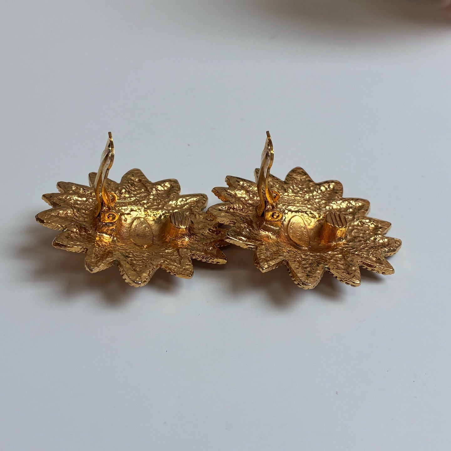 Chanel Lion Head Vintage Earrings 99% New Size 4.5*4.5