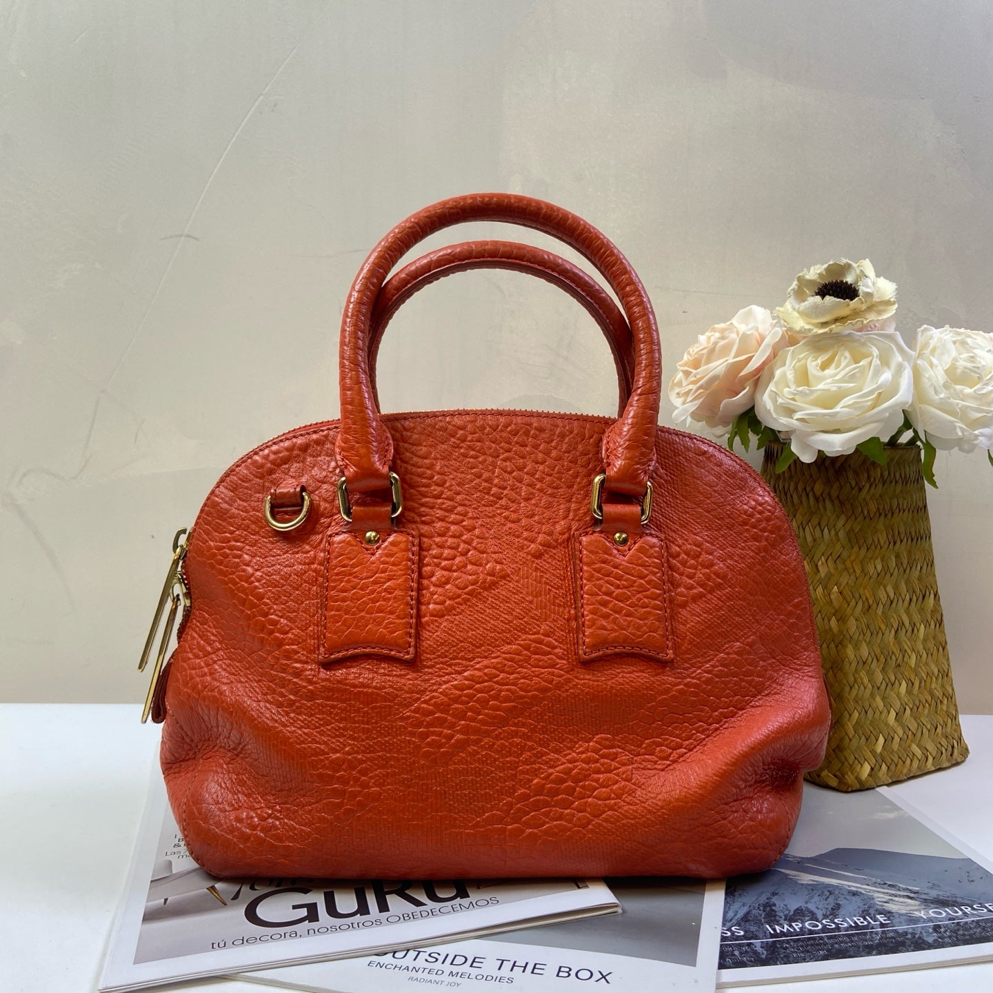Burberry / Burberry Orange Pumpkin Bag Shell Bag Shoulder Bag 99% New Size 30*23 Cowhide Material Original Price: 106
