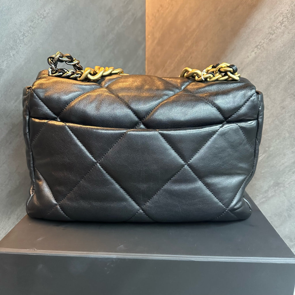 Idle new Chanel 19bag, medium-sized chip black gold sheepskin bag style, top-quality, clean inside, complete original color