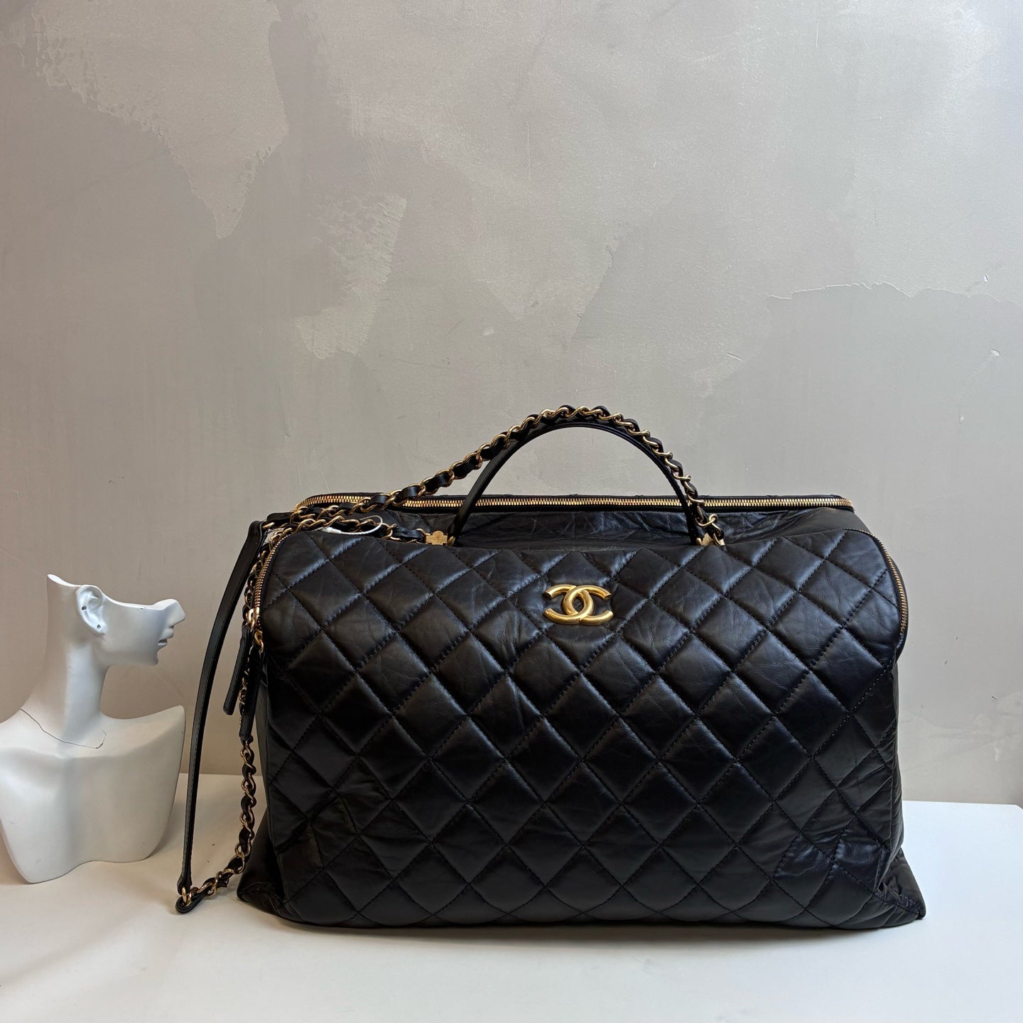Chanel 23C Black and Gold Lambskin Bowling Travel Bag 99% New Chip Version Travel Bag Gym Bag Length 40cm Black