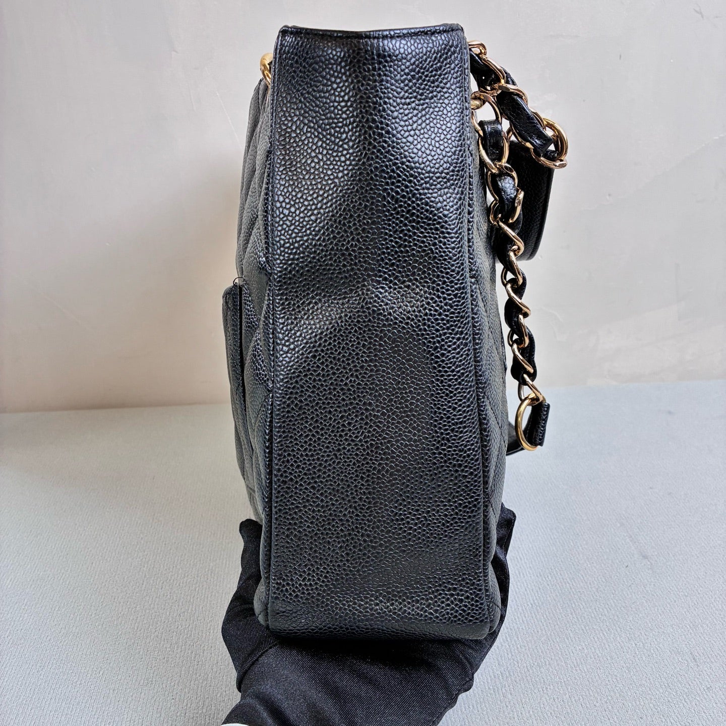 Chanel 9-inch Small Black and Gold PST Litchi Grain Cowhide Shoulder Bag Size 26*21 Condition 99% New