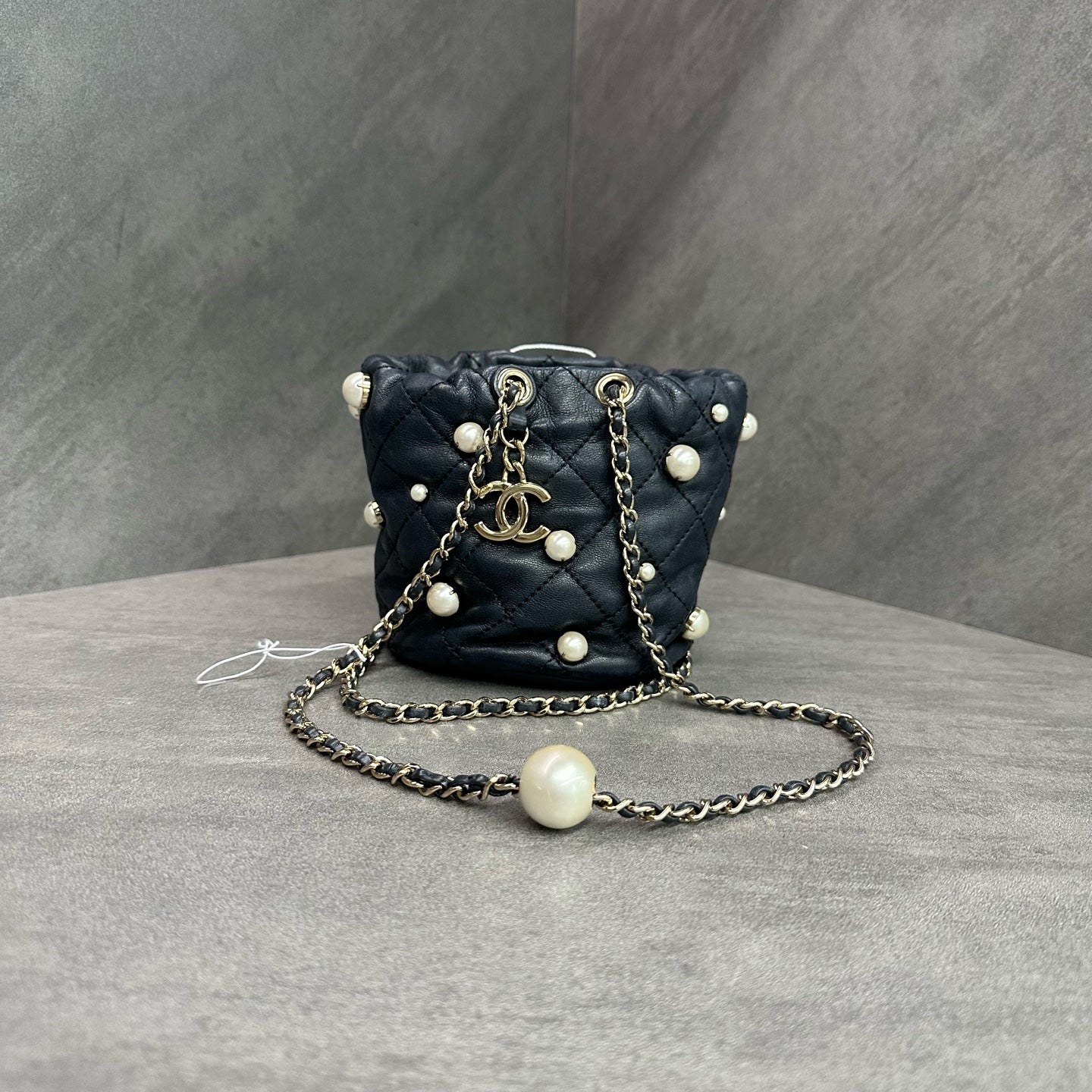 Chanel Pearl drawstring Bag mini 31 kai