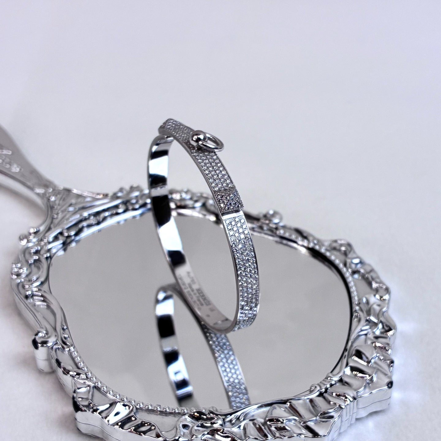 Hermès 13th Year Platinum Pavé Diamond CDC Bracelet Size LG Condition 98% New Perfect Appearance Retail Price 500,000 yuan