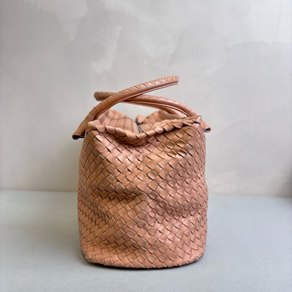 bv/ Bottega Veneta 97 New Classic Grapefruit Color Woven Handheld Shoulder Bag Lightweight and Burdenless Size 33*23