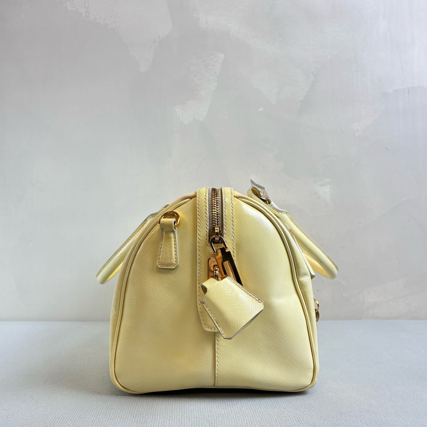 Prada 98% New Chick Yellow Patent Leather Boston Tote Handbag Crossbody Bag Saffiano Texture Size 32*17