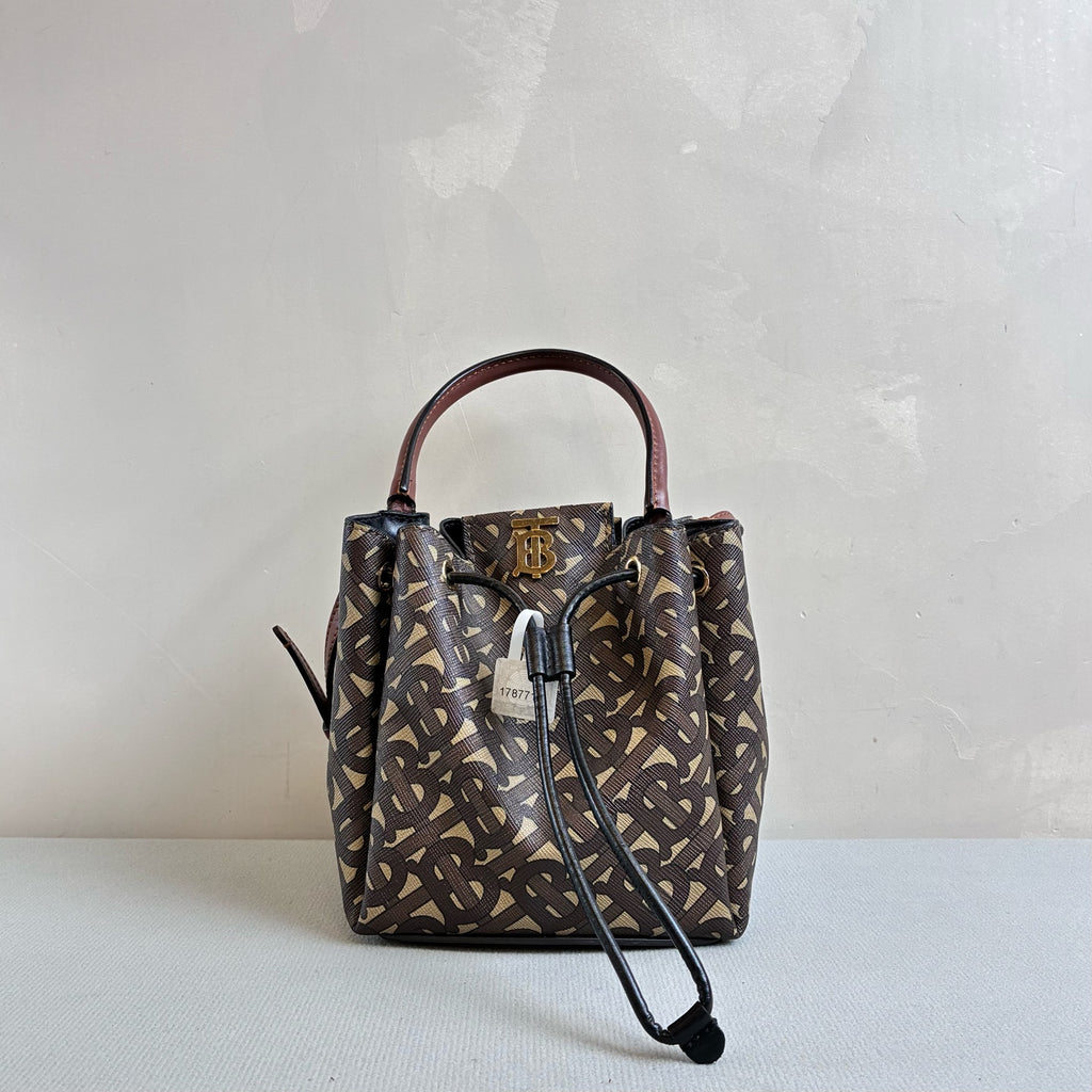 Burberry 99% New Monogram Mini Bucket Bag Retail Price 9200 Size 14*15.5