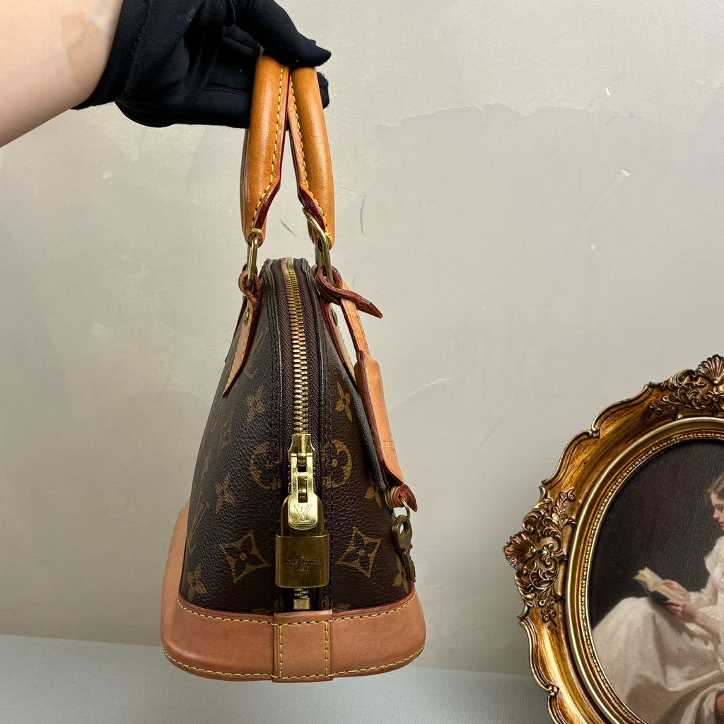 98% New LV Louis Vuitton Alma BB Shell Bag Classic Monogram with Brown Leather Edges Gold Hardware Size 23.5×17.5×1