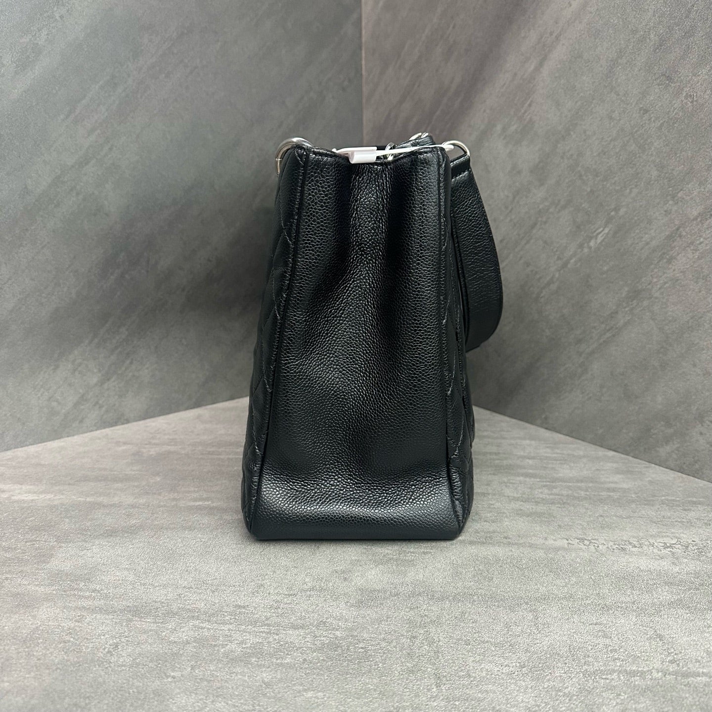 Chanel Black and Silver Grainy Calfskin GST Chain Tote Shoulder Bag 16 Open Spacious Shape Clean Interior