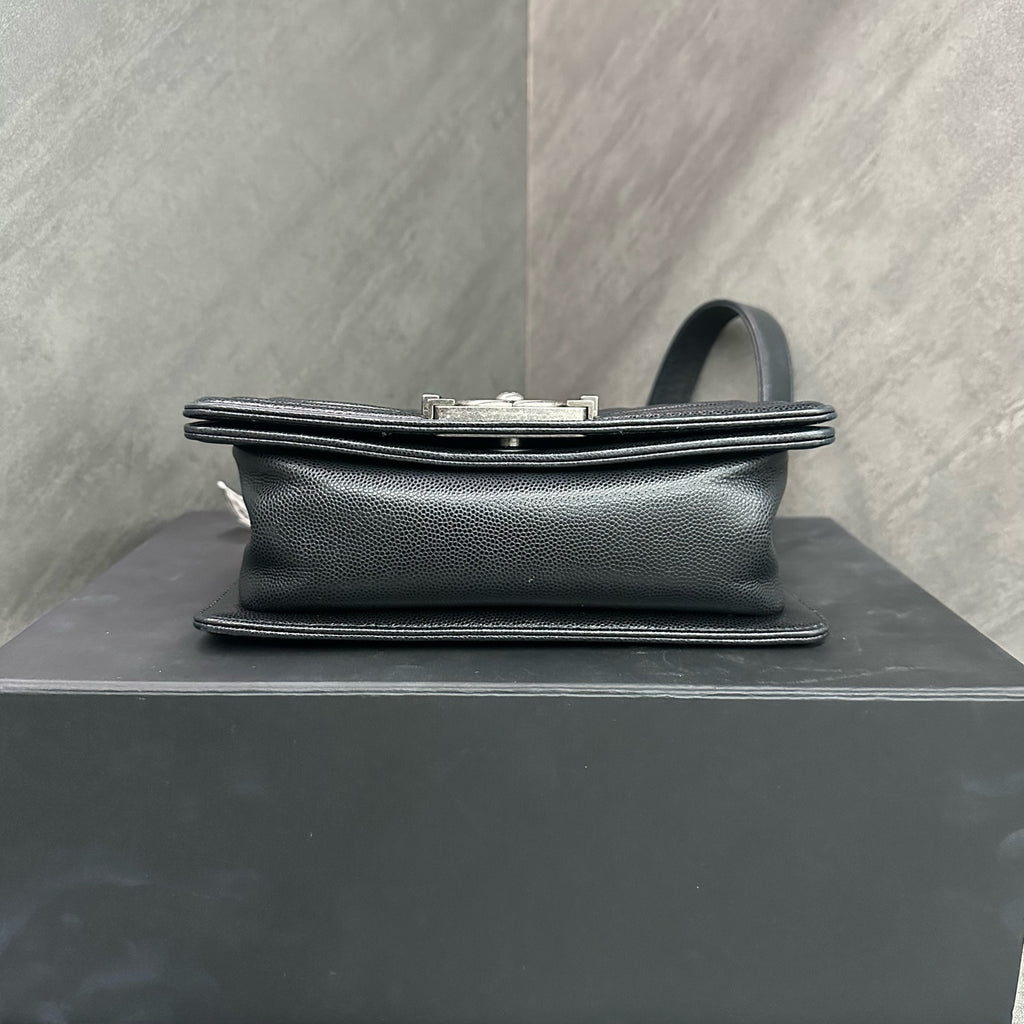 Chanel leboy small black silver lychee cowhide chain bag, 26 pieces with strap card