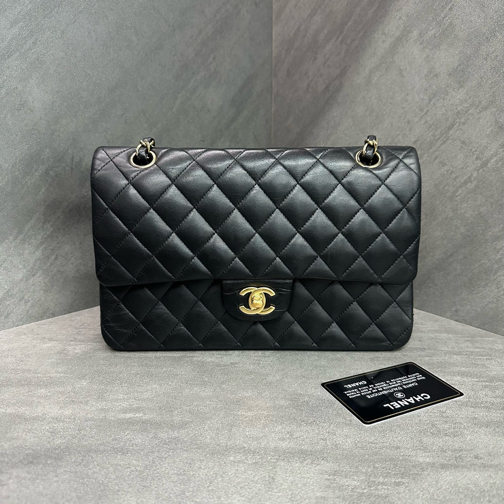 Chanel cf medium size black gold sheepskin chain bag, 18 opening with strap card bag type, three-dimensional inside clean