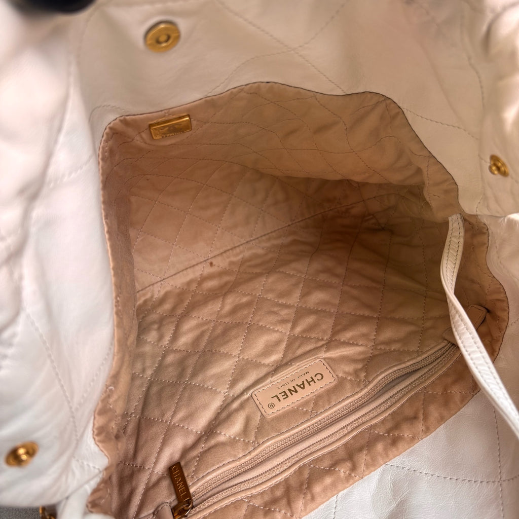 98 New CHANEL 22Bag Drawstring Closure Extra Large Capacity Chain Bag with Coin Chip Size: 30 x 30