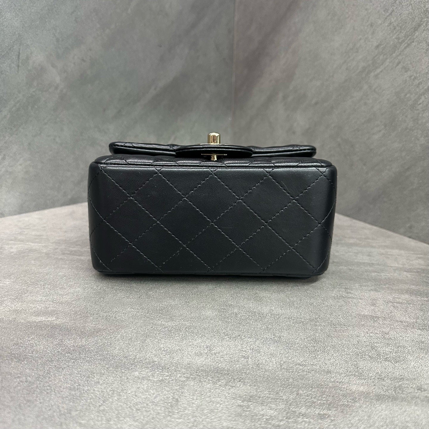 Chanel cf Fang Fattie black gold sheepskin chain bag Chip shape three-dimensional inside clean