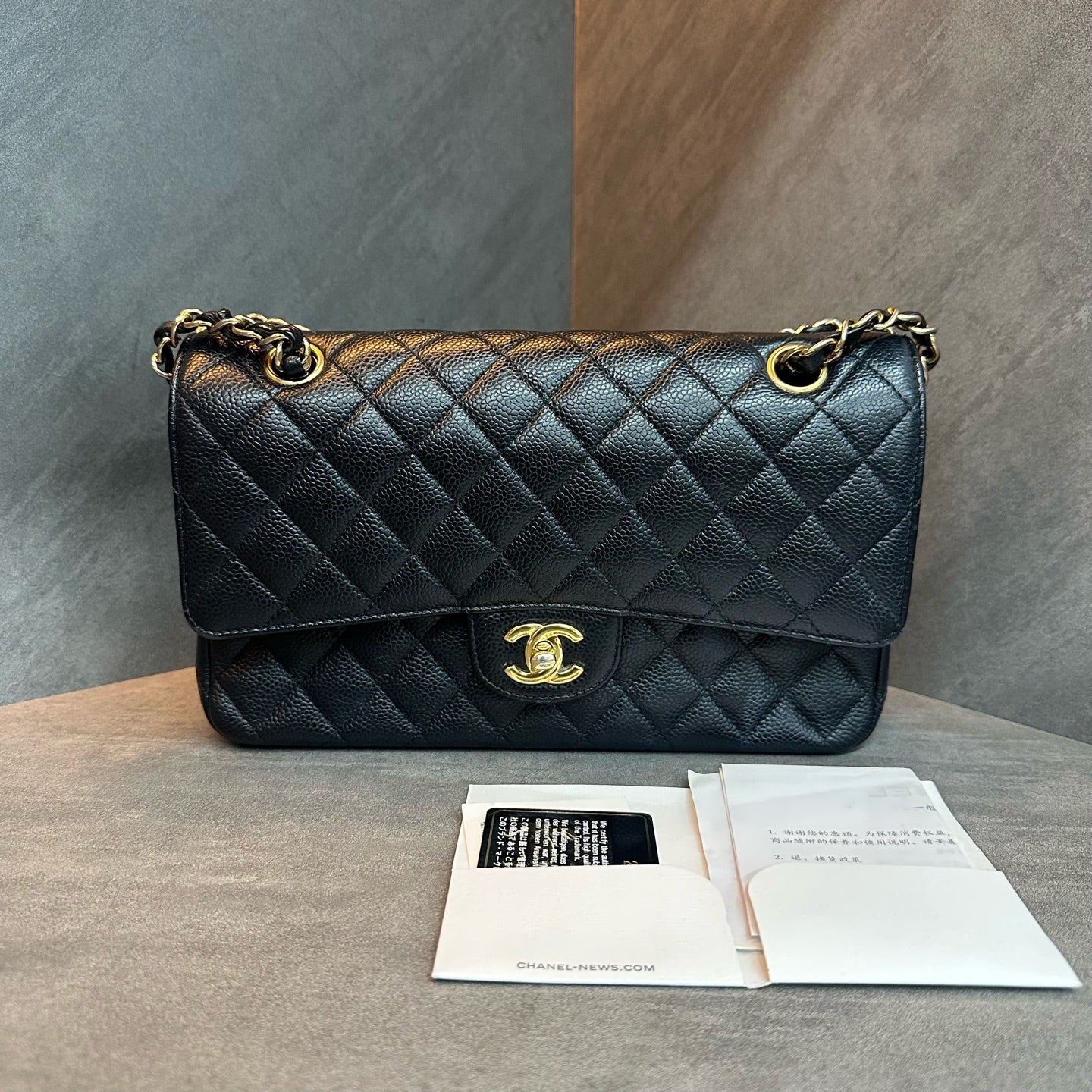 Chanel CF medium size black gold lychee leather chain bag, 25 pieces with card and ticket