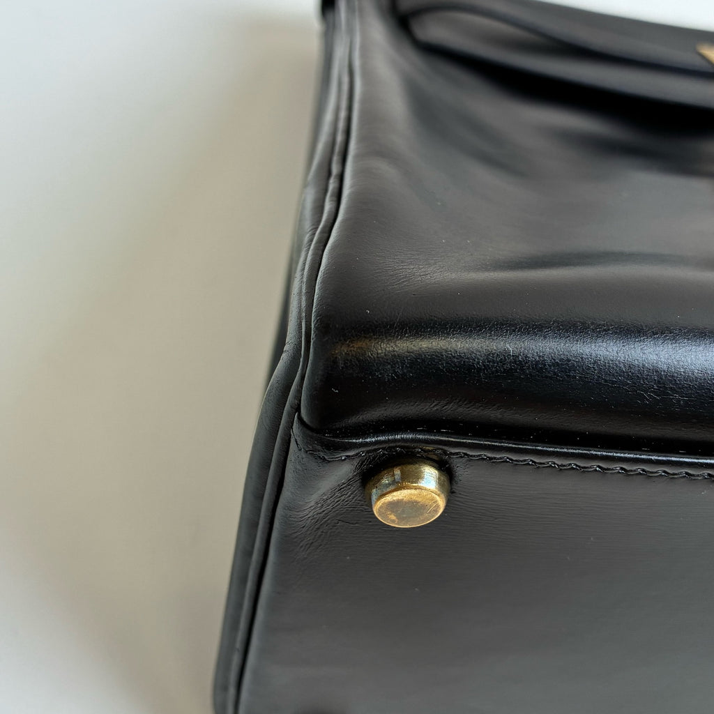 Hermes Kelly 32 Box Leather Circle K Engraving Pre-owned Special Design Model with Shoulder Strap, Key Lock, Crocodile Emblem