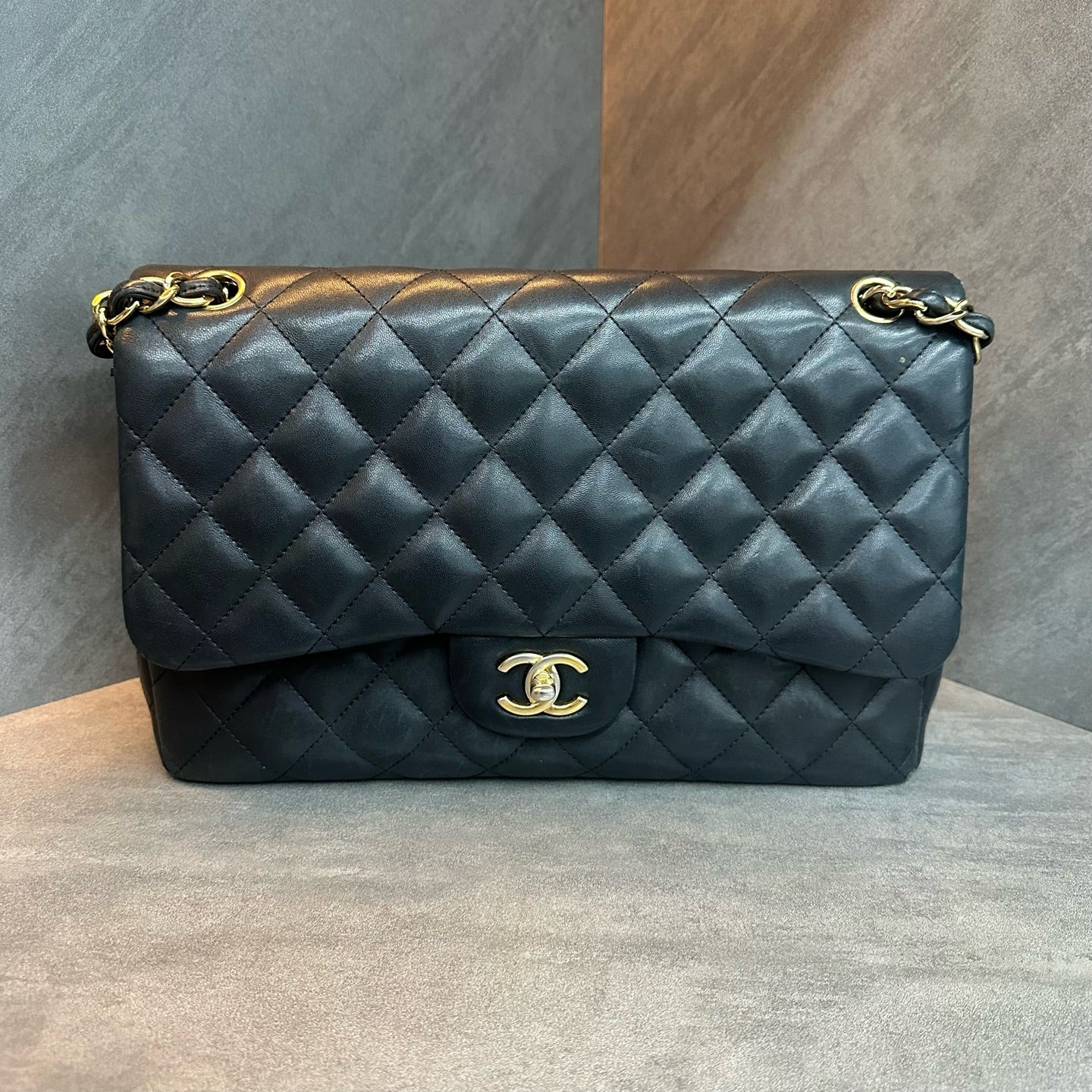 Chanel CF Jumbo Black and Gold Lambskin Chain Bag 19 Opening