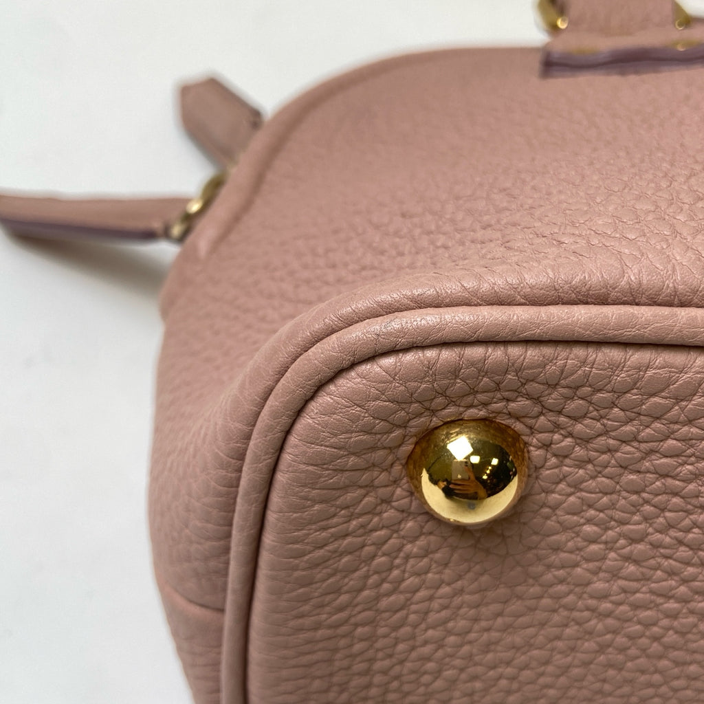 Burberry Lychee Grain Leather Shell Bag 99% New Size: 30*20 Old Pink Accessories: Dust Bag, Instruction Manual,