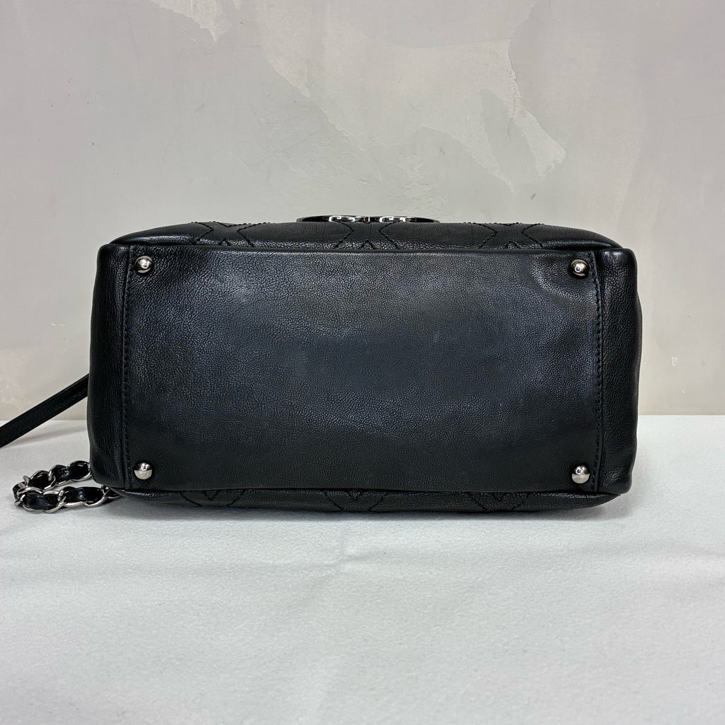 Chanel 98% New Black Large Silver CC Chain Bag, Can be Handheld or Worn on One Shoulder, Dimensions 27*18.