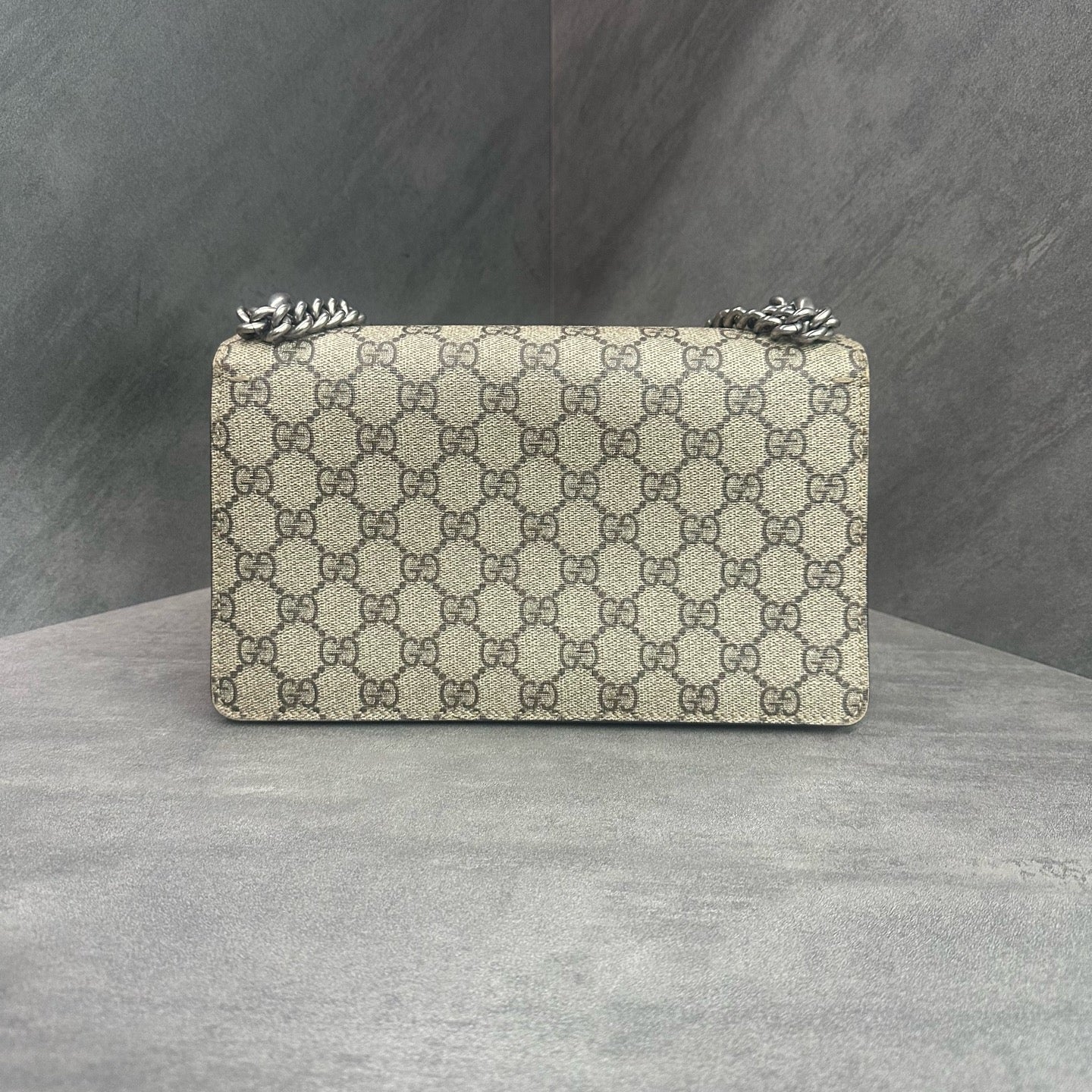 Gucci latest model Dionysus bag with red trim and diamond buckle, red trim, size 25*13.5