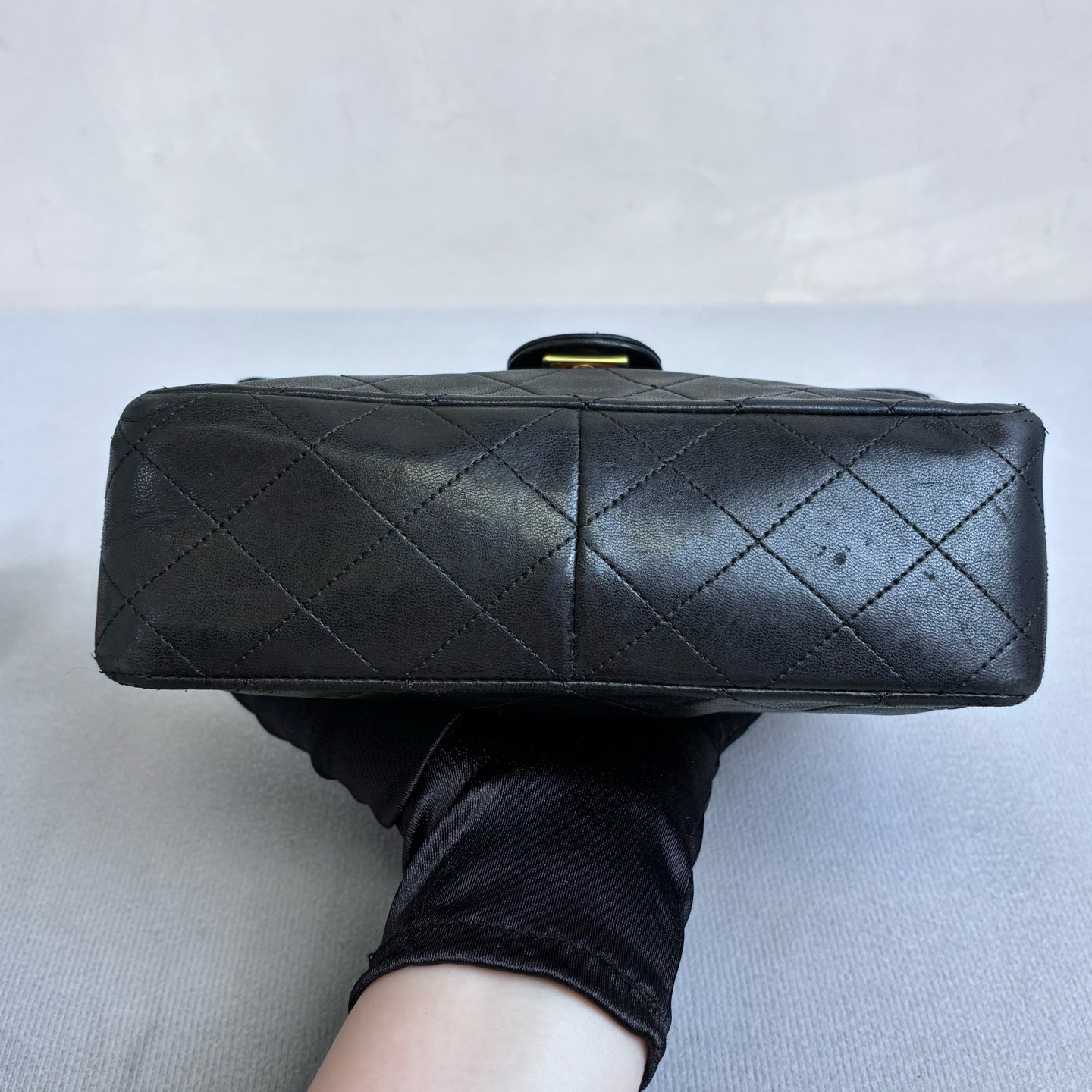 Chanel 9 New 1 Open Vintage Black and Gold Square Fatty Size 20*15