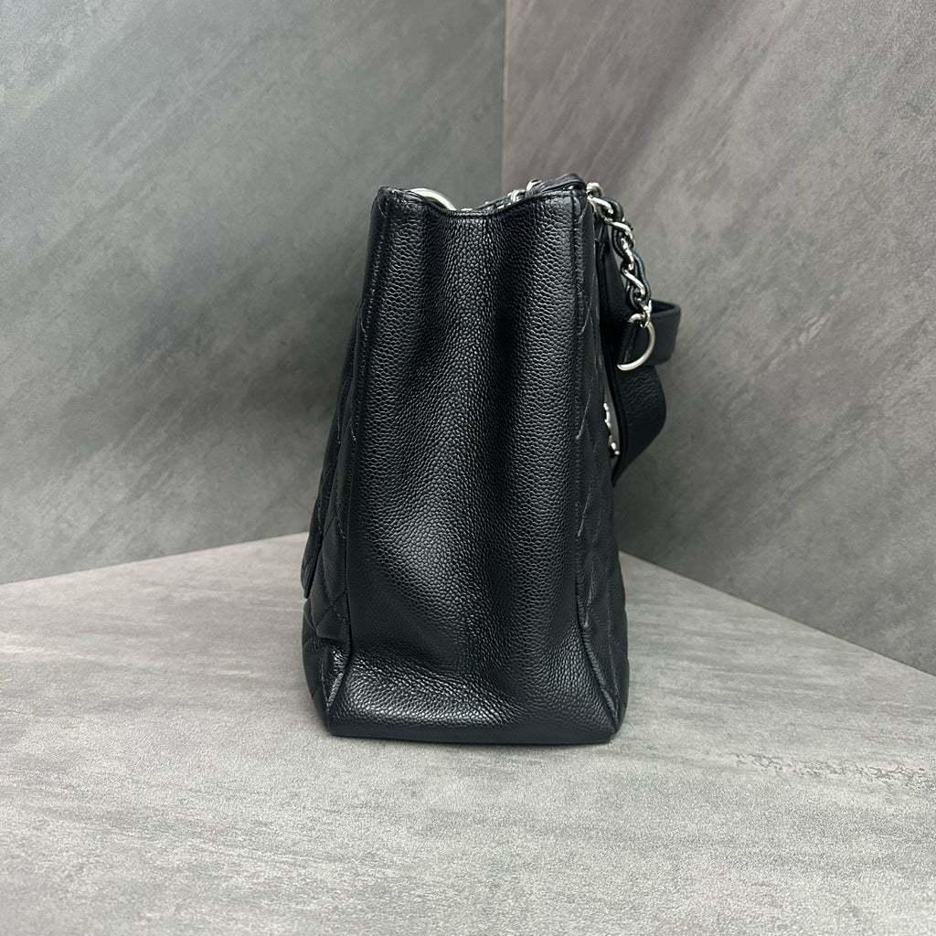 Chanel Black and Silver Grainy Calfskin GST Chain Tote Shoulder Bag 16 Open Spacious Shape Clean Interior