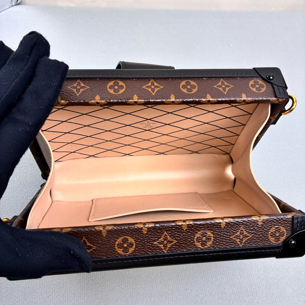 LV Louis Vuitton Petite Malle New Vintage Monogram Hard Box Bag / Chip Version / 98% New / 20x6x12.5cm / Retail Price 49