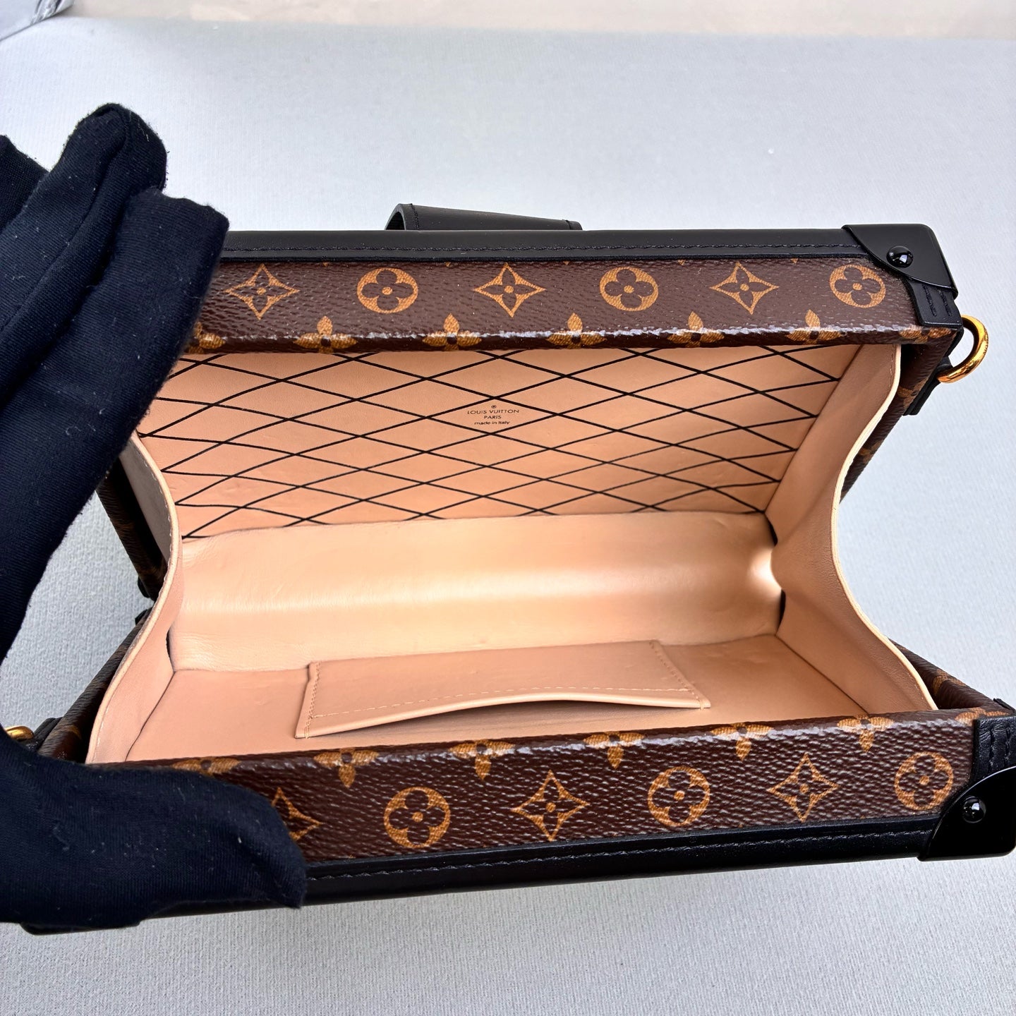 LV Louis Vuitton Petite Malle New Vintage Monogram Hard Box Bag / Chip Version / 98% New / 20x6x12.5cm / Retail Price 49