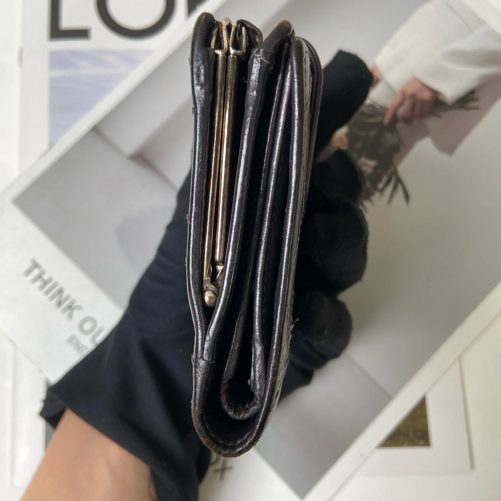 Chanel Kangpeng Wallet 12-fold 98% new Size: 10.5*9.5 Black leather material