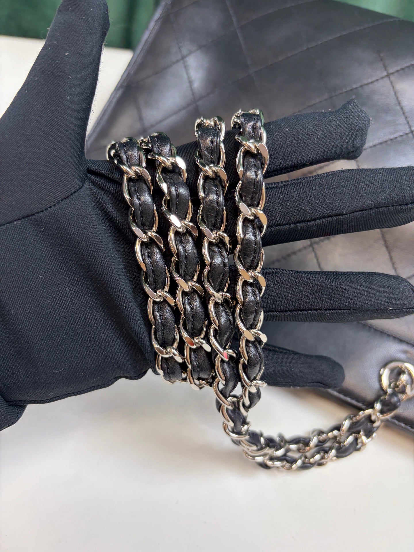 CHANEL Black and Silver Glossy Surface Piano Score Tote Chain Bag 99% New Pre-owned Bag Five Openings