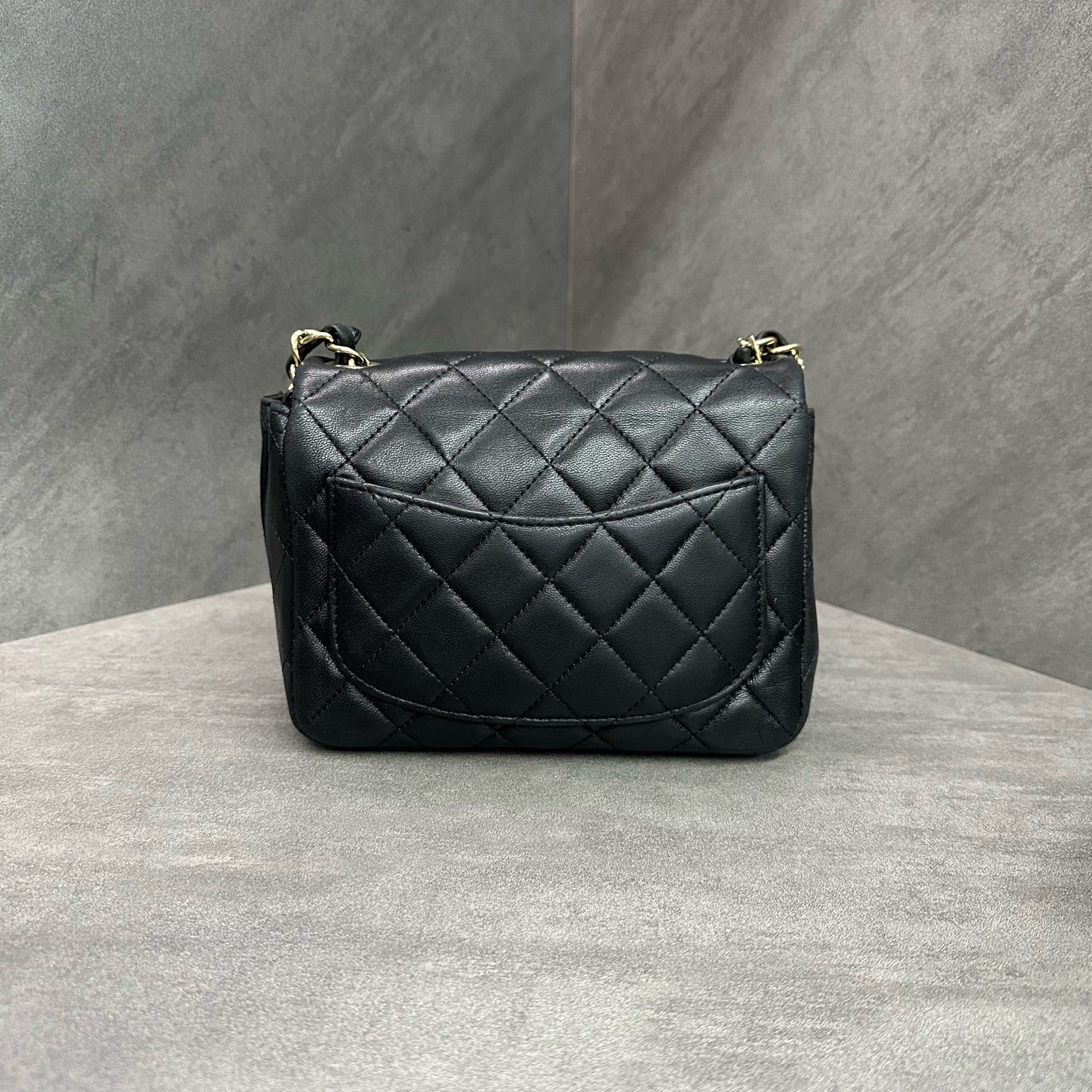 Chanel cf Square Fat Black gold sheepskin chain bag, 17 opening type, three-dimensional inside clean
