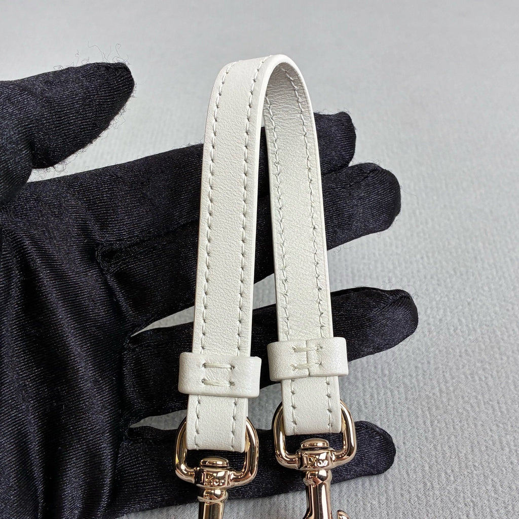 Dior 99% New Platinum Lambskin Woven Phone Bag, Can be Handheld or Crossbody, Size 10.5*18.
