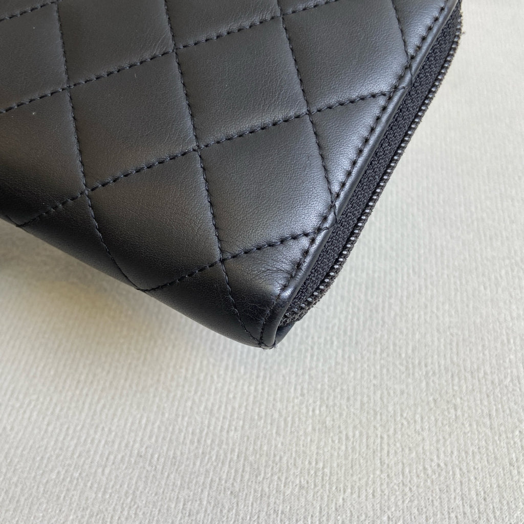 CHANEL 15 Opening 99% New Black Quilted Zipper Wallet Size: 19*10