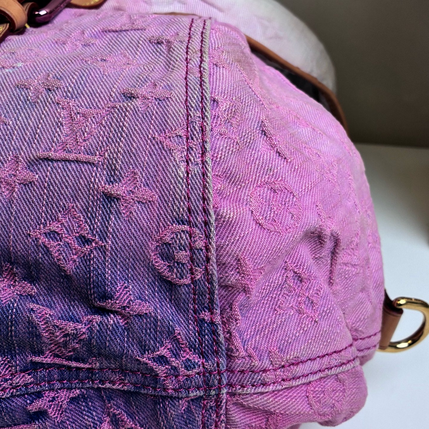 Louis Vuitton Gradient Denim Crossbody Bag Handheld Bag Shoulder Bag with Strap Vintage Size: 29*22*12