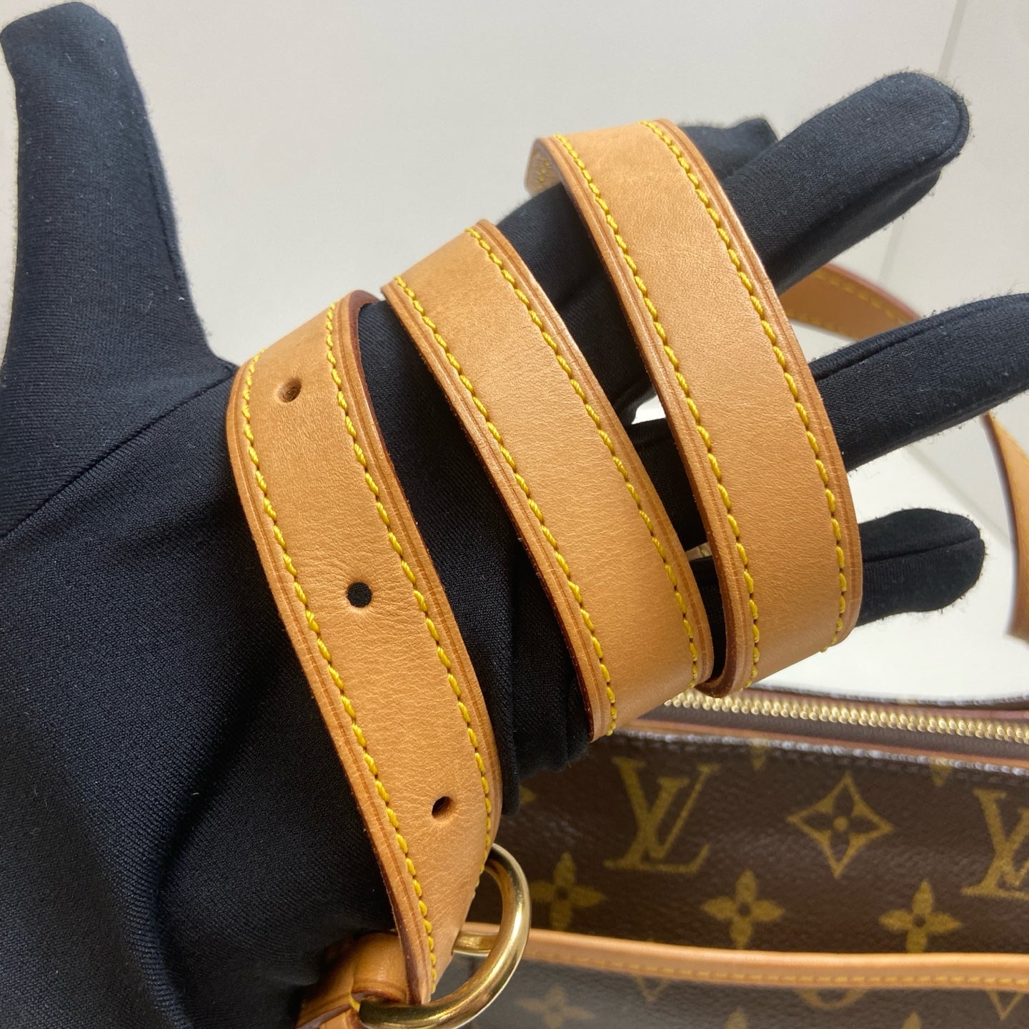LV/Louis Vuitton Monogram Triangular Gold Ball Bag, Classic Popincourt Series Vegetable-Tanned Leather Shoulder Strap Crossbody Bag 2005, 98% new.