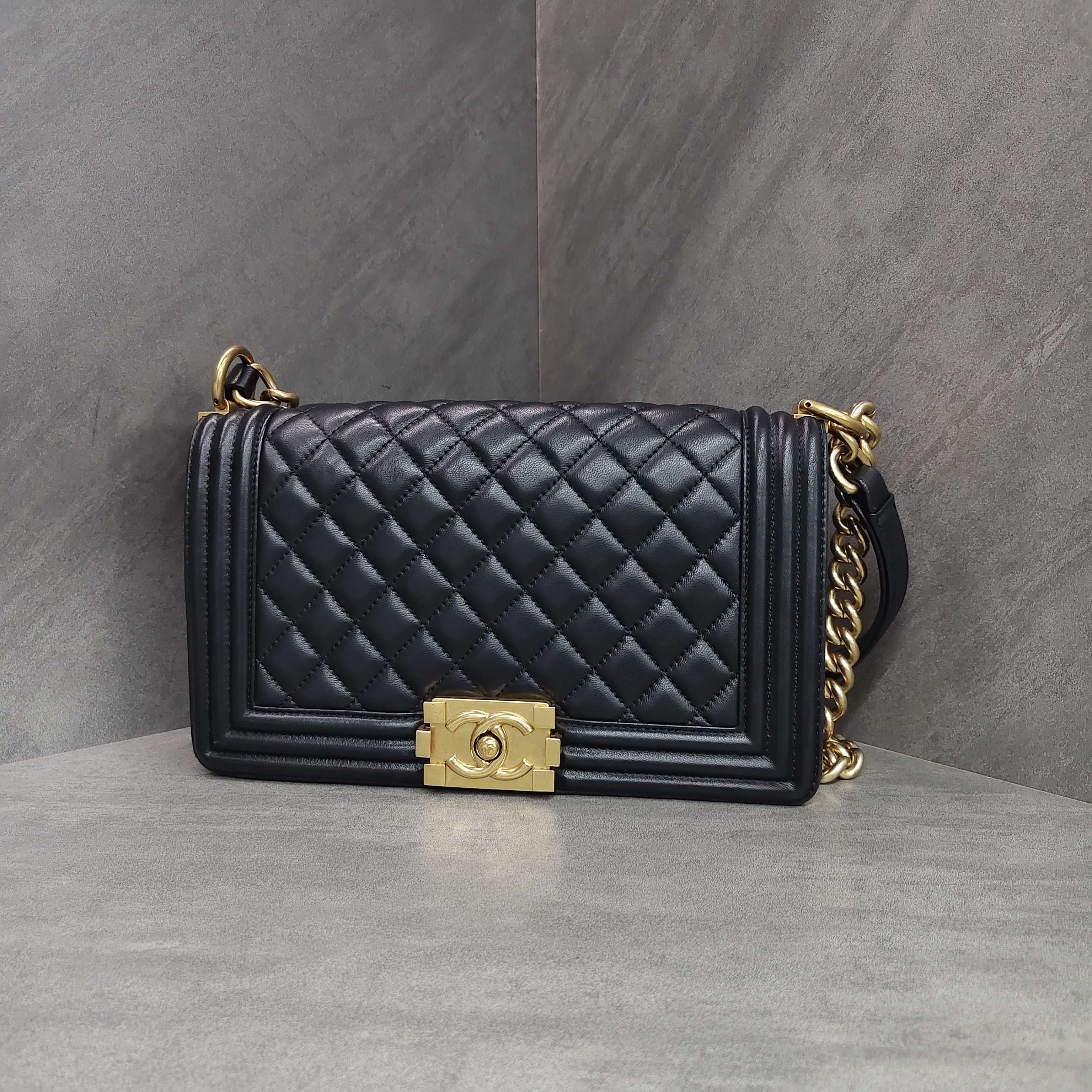 Chanel Le Boy Medium Black and Gold Shoulder Crossbody Bag 22 Opening Without Card