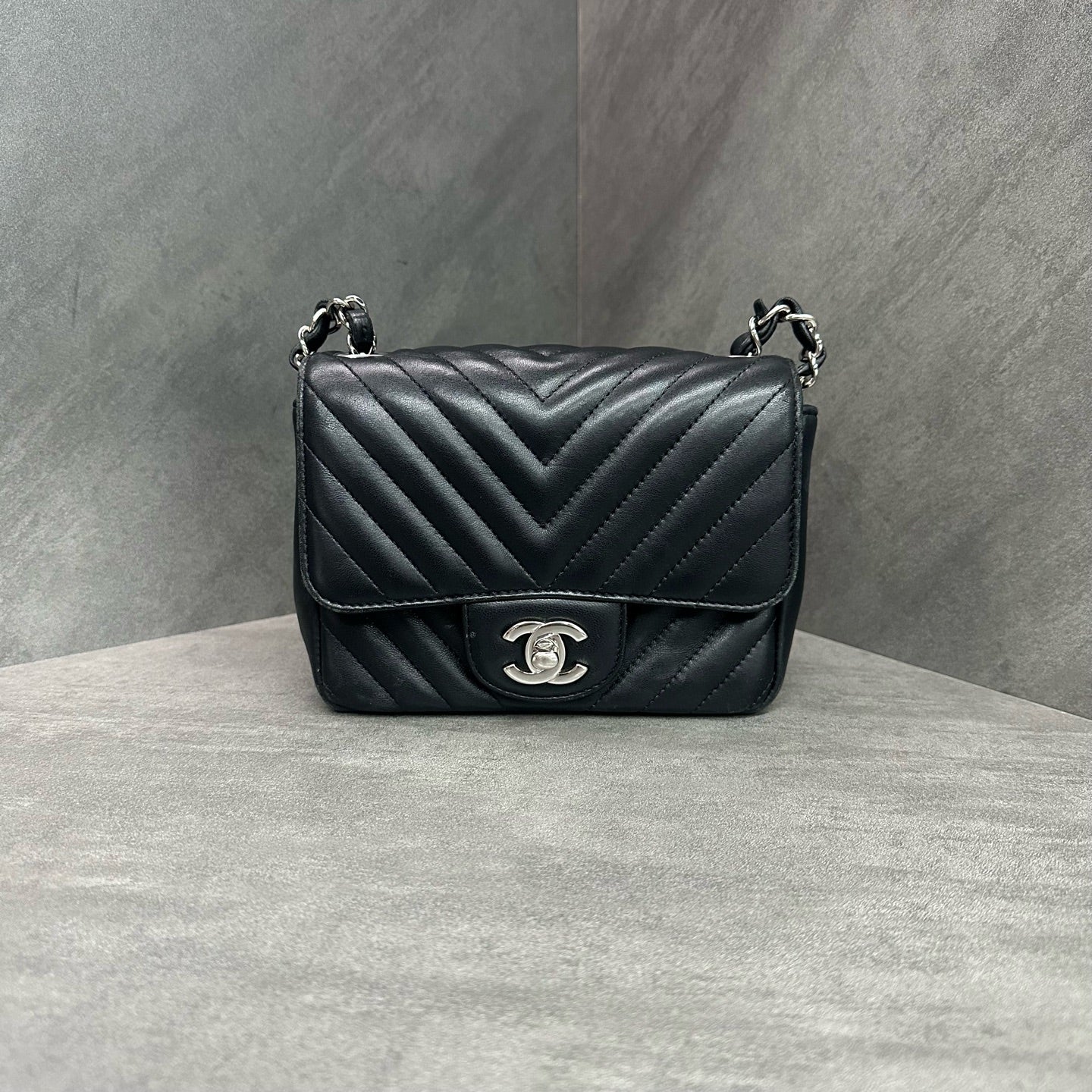 Chanel CF Square Chunky Black and Silver V-Quilted Lambskin Chain Bag 30, Structured Shape, Clean Interior