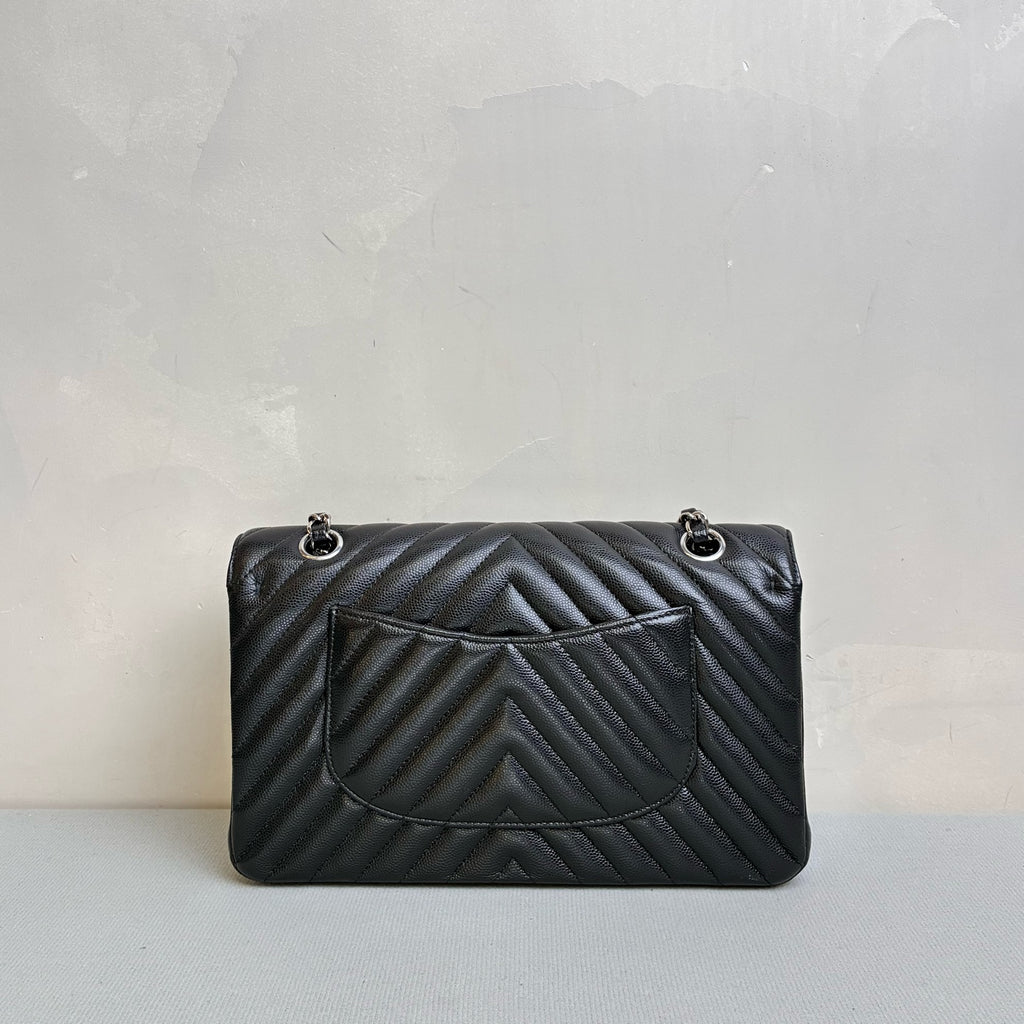 Chanel/Chanel 22 Classic Flap Medium Black Silver V-Quilted Lambskin Chain Bag 99% New Size: 25*15