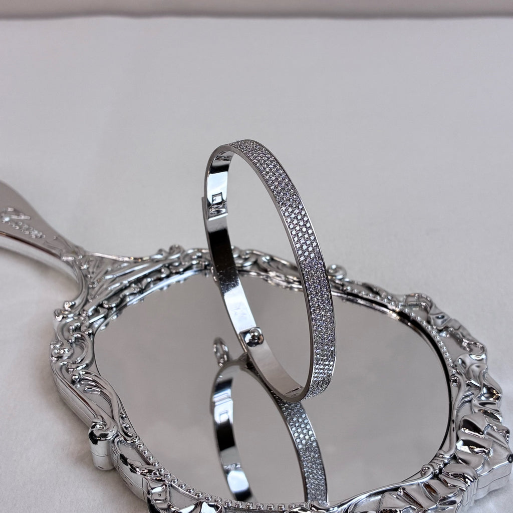 Hermès 13th Year Platinum Pavé Diamond CDC Bracelet Size LG Condition 98% New Perfect Appearance Retail Price 500,000 yuan