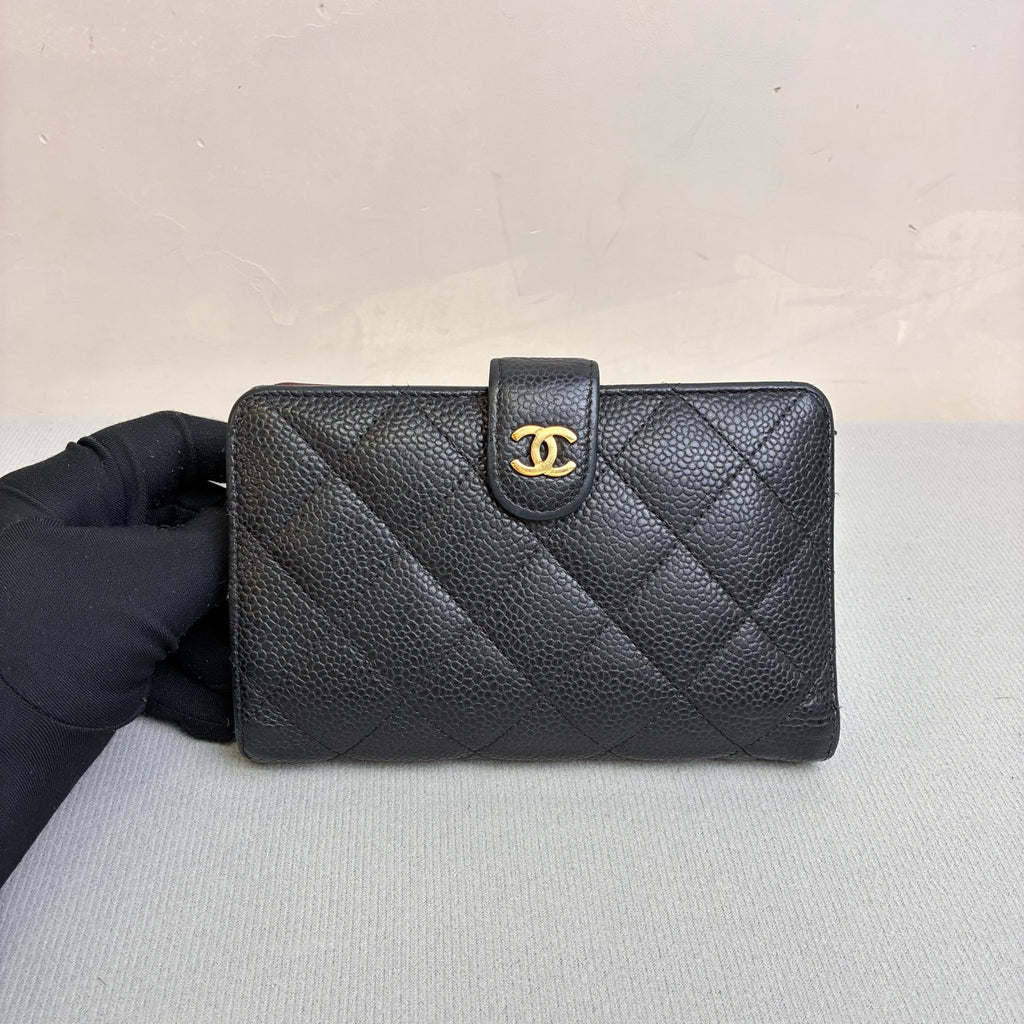 Chanel Black Gold Litchi Leather Short Wallet, 21 Series, Classic Diamond Pattern, Gold Logo Clasp, Interior Burgundy Color, 98% New Condition.