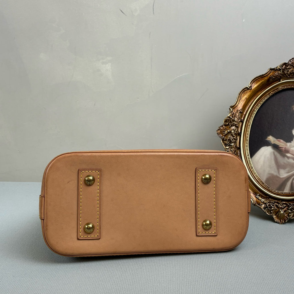 98% New LV Louis Vuitton Alma BB Shell Bag Classic Monogram with Brown Leather Edges Gold Hardware Size 23.5×17.5×1