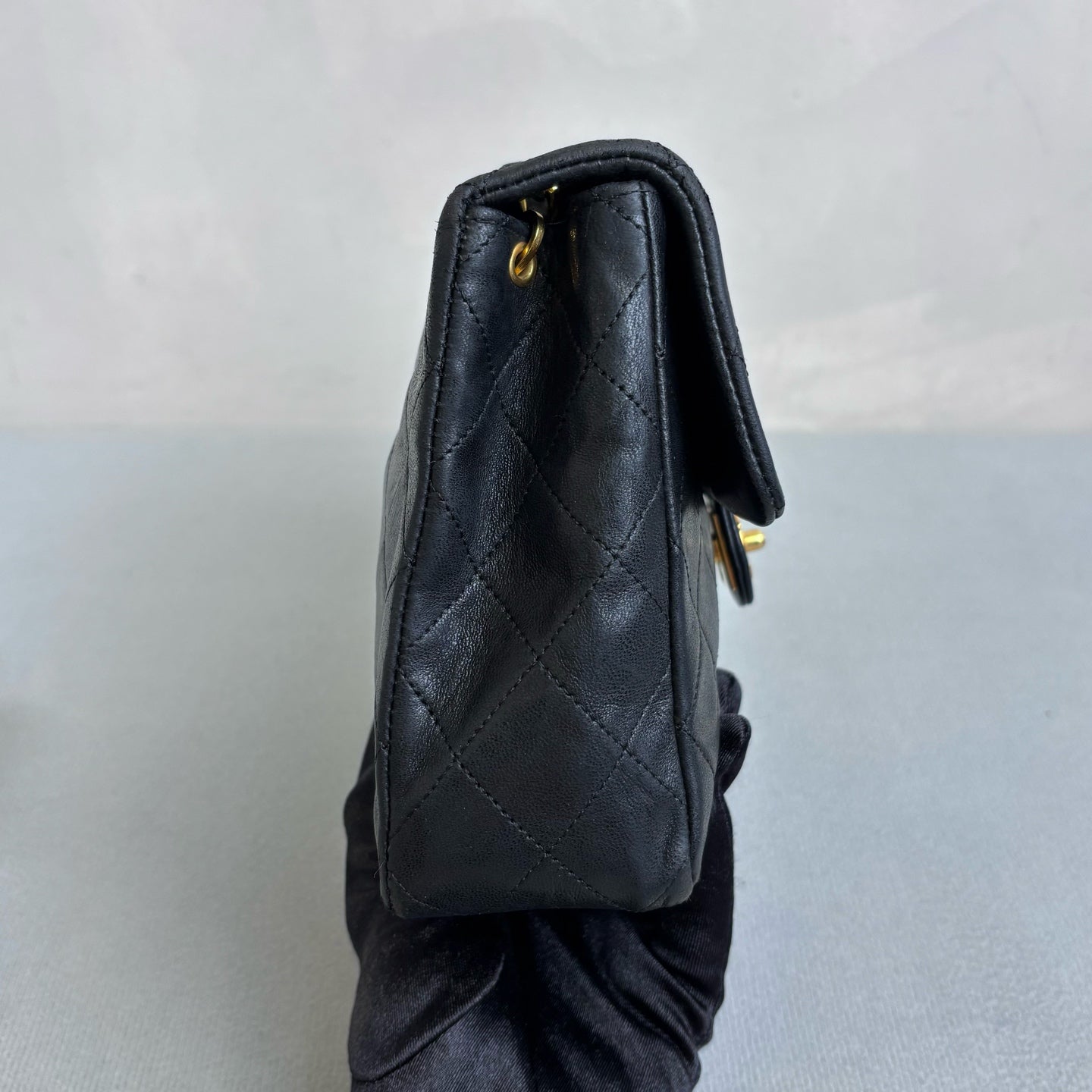 Chanel 9 New 1 Open Vintage Black and Gold Square Fatty Size 20*15