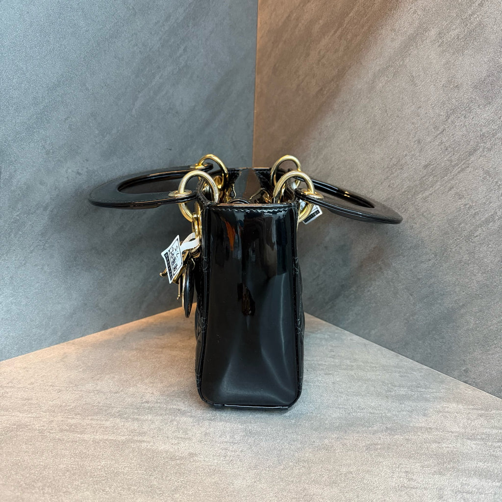 Dior Lady Dior black and gold patent leather three-grid Diana bag, 2017 serial code