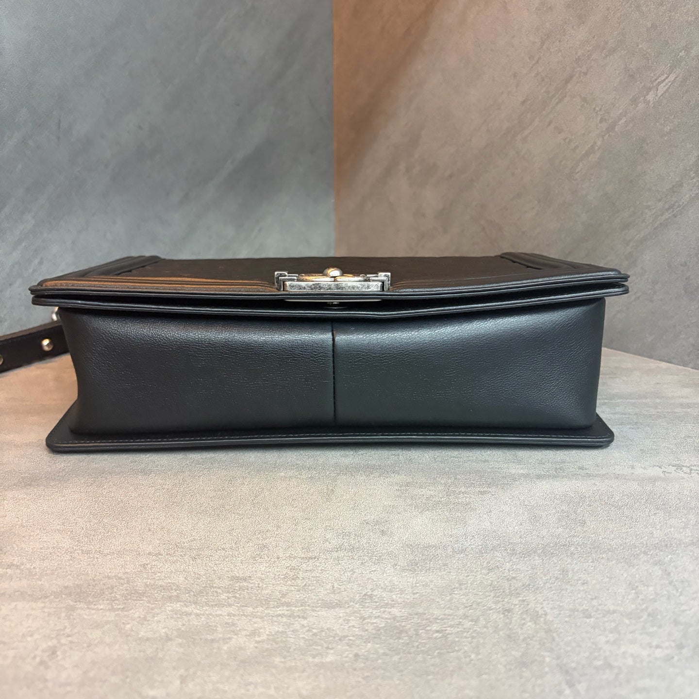Chanel leboy medium to large-sized black silver cowhide chain bag, 19 kai, no card bag, good shape, clean inside