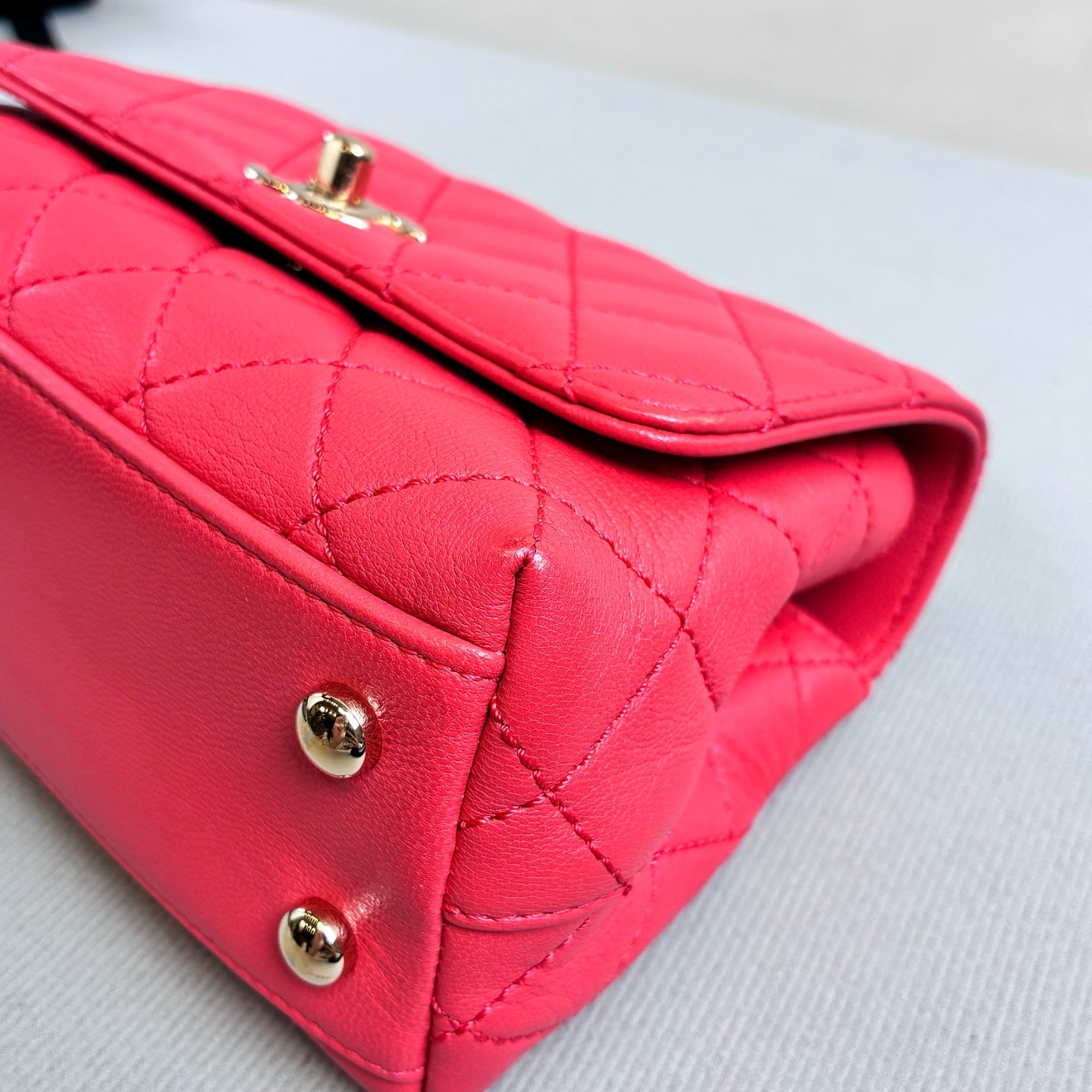 Chanel Coco Handle Rainbow Handle Mini Size 31 Opening in Fuchsia Color, Dimensions 19*13.