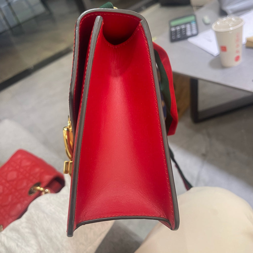 Gucci Sylvie Serbia collection, medium size in red, dimensions 25 x 16, comes with one satin strap and one leather strap for easy switching.