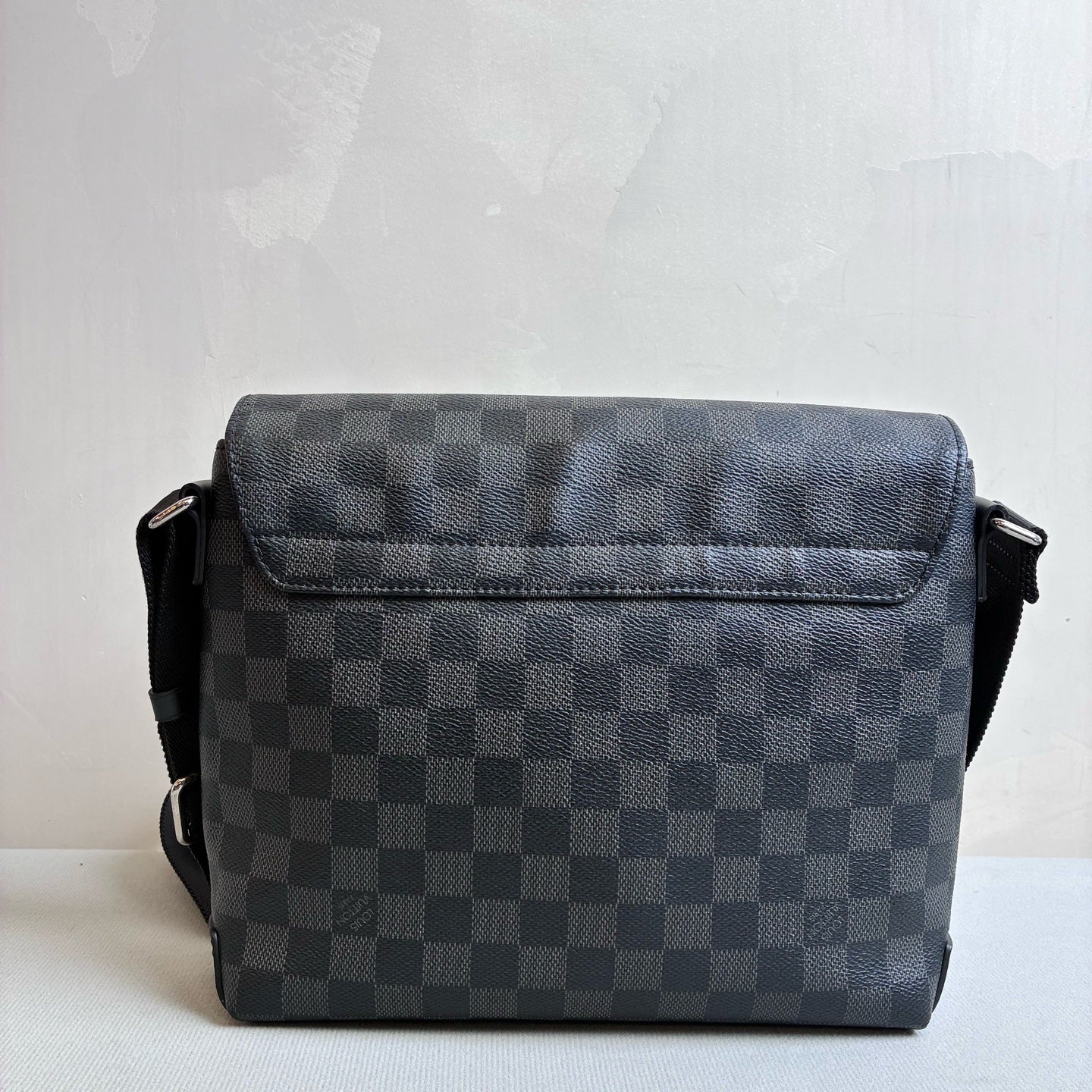 Louis Vuitton/LV Chip Series Black Checkerboard Flap Messenger Bag Size 25*23 Original Price 13,800