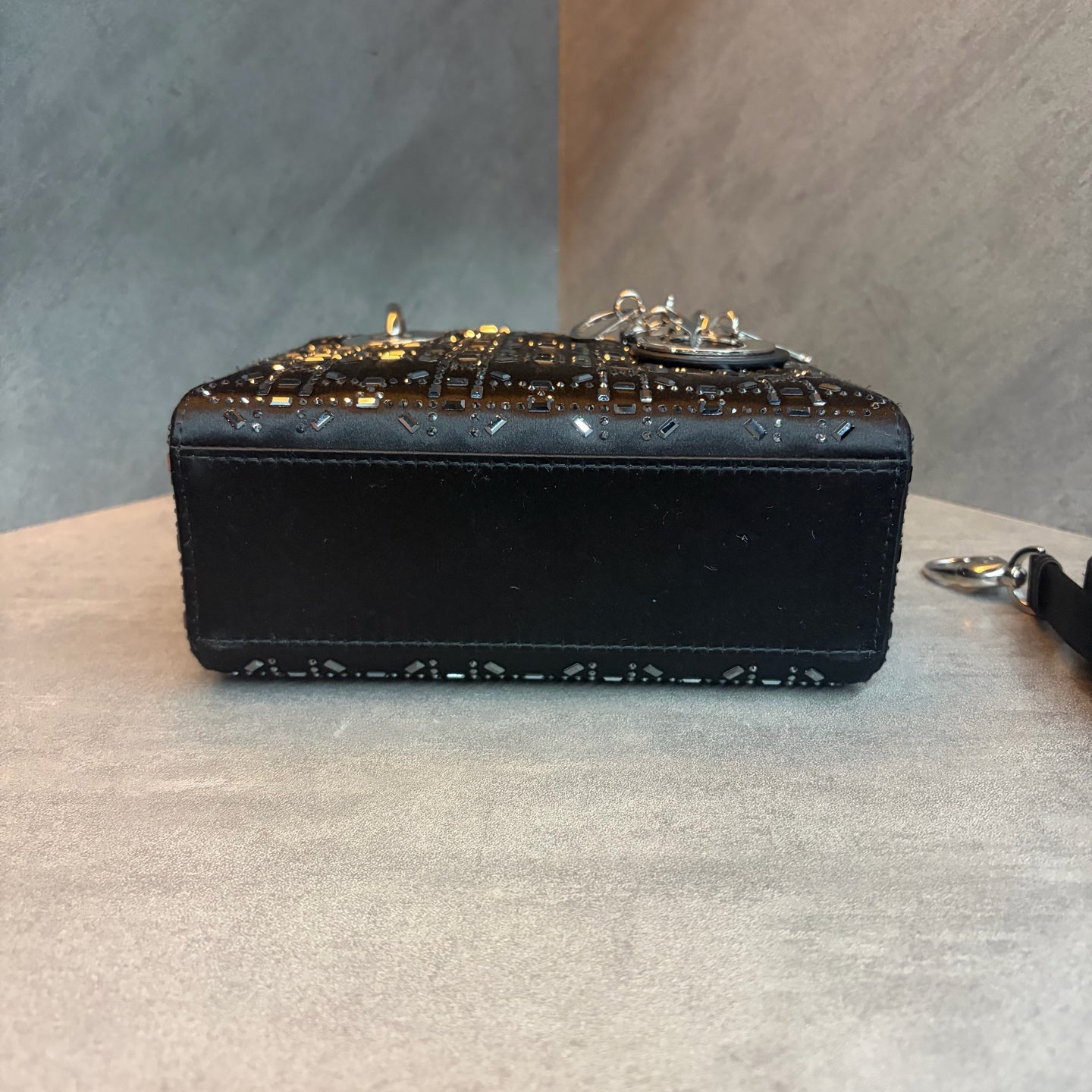 Dior Lady Dior 3-panel Velvet Edition Black / 17*14*7cm, 2019 release, structured silhouette, clean interior, in stock at a favorable price
