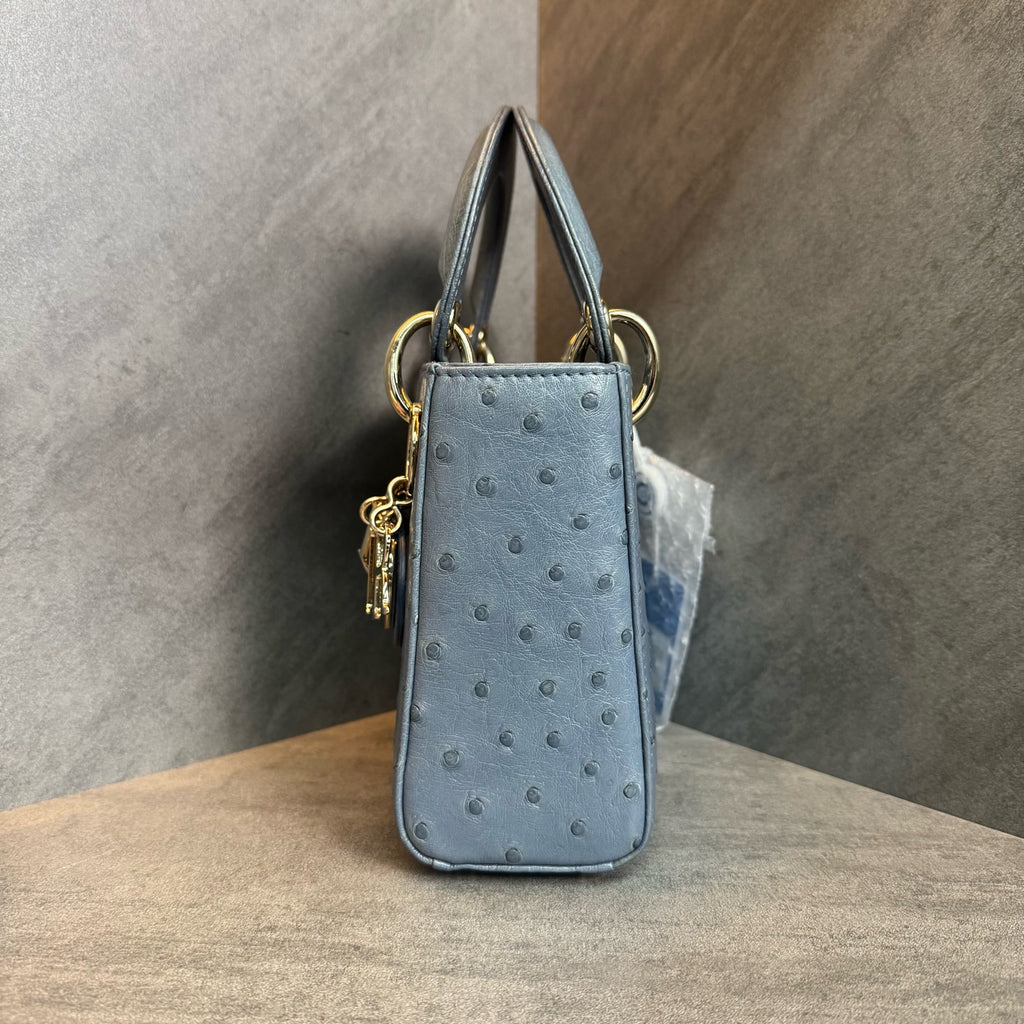 99% new Dior Lady Dior three-compartment ostrich skin grey-gold bag, structured silhouette, clean interior, no wear on the four corners, 2021 serial code, original condition, available now
