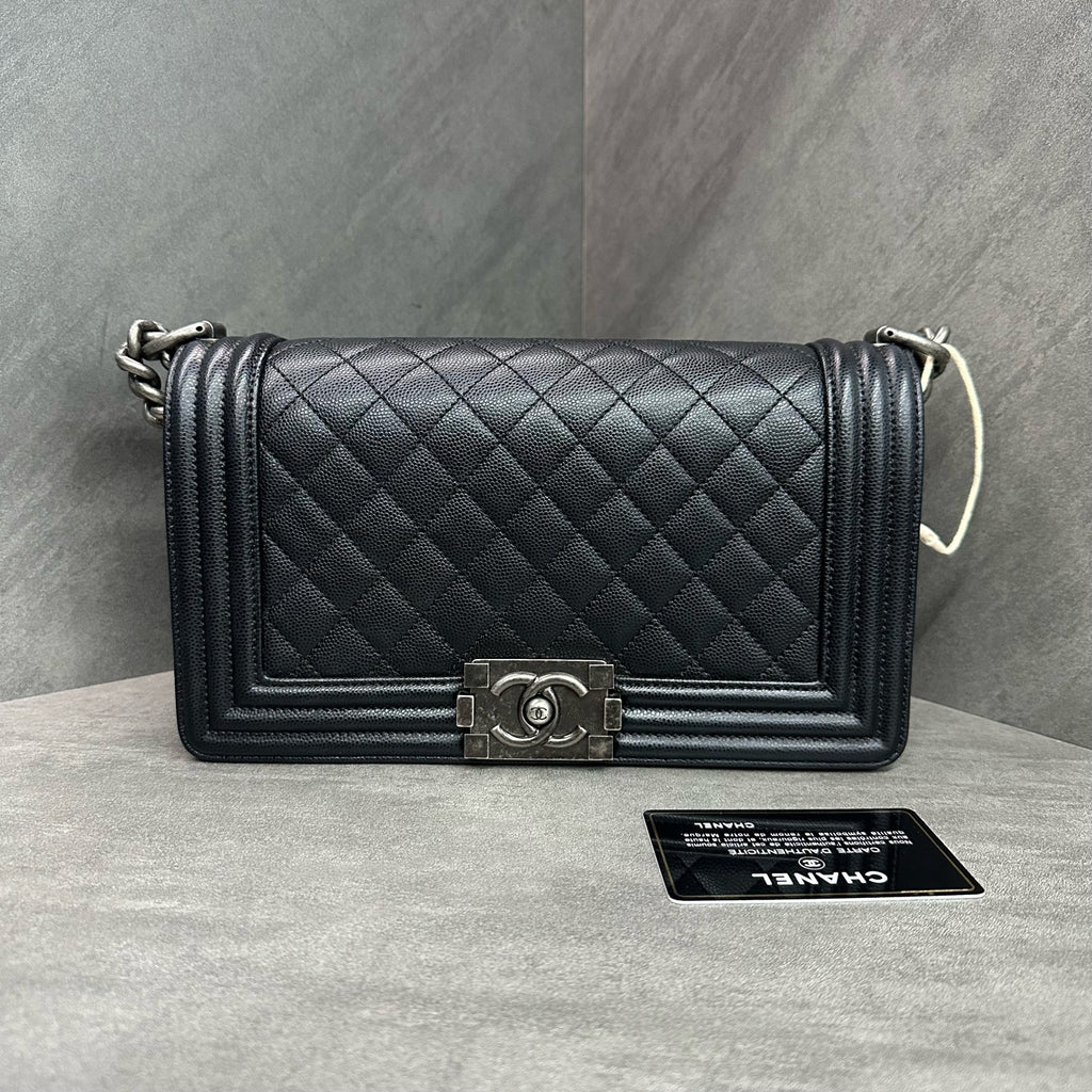 Chanel Le Boy Medium Black Silver Litchi Grain Leather Chain Bag 25 Opening with Card, Structured Shape, Clean Interior