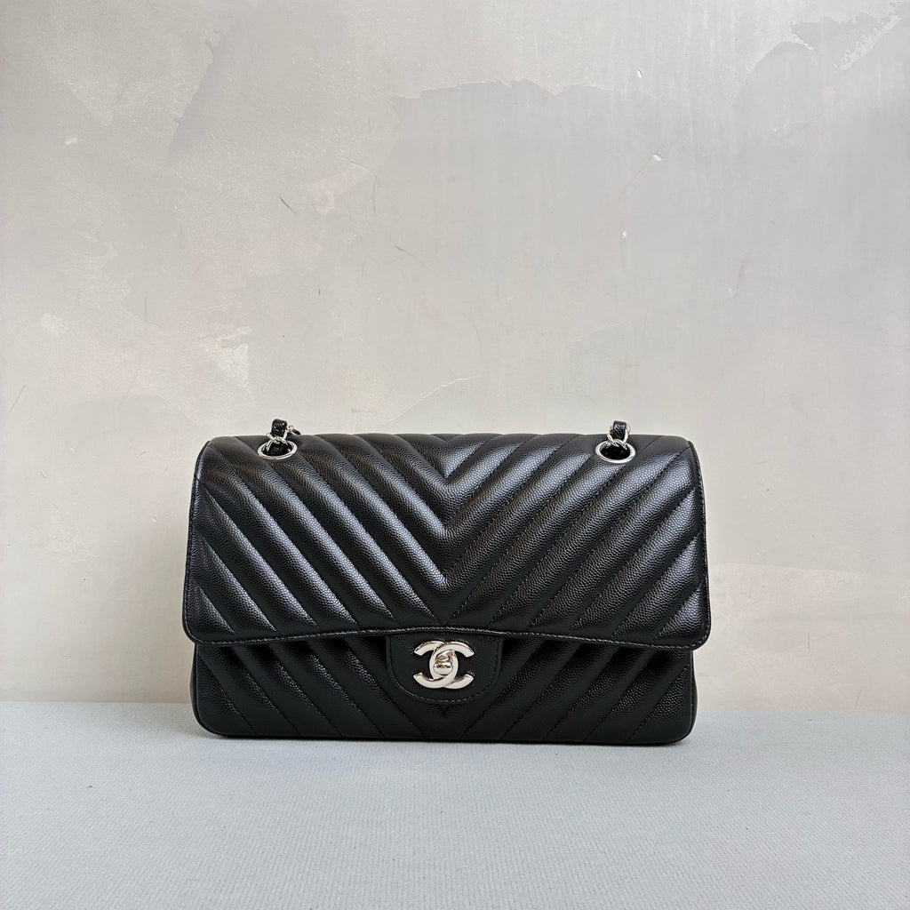 Chanel/Chanel 22 Classic Flap Medium Black Silver V-Quilted Lambskin Chain Bag 99% New Size: 25*15